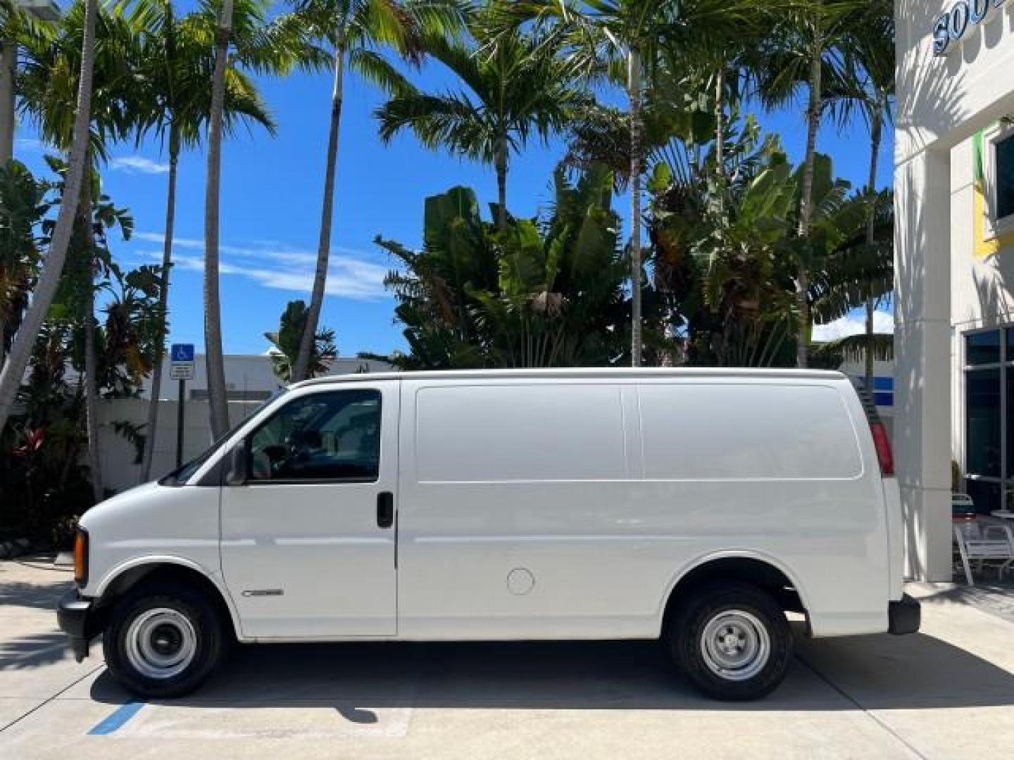 2002 Summit White /Neutral Chevrolet Express Cargo Van 1 FL LOW MILES 68,522 (1GCFG15W421) with an 4.3L Vortec 4300 SFI V6 Engine engine, Automatic transmission, located at 4701 North Dixie Hwy, Pompano Beach, FL, 33064, (954) 422-2889, 26.240938, -80.123474 - OUR WEBPAGE FLORIDACARS1.COM HAS OVER 100 PHOTOS AND FREE CARFAX LINK 2002 CHEVROLET EXPRESS 1500 ROAD READY WORK READY VIN: 1GCFG15W421135875 NO ACCIDENTS NO RECALLS VAN 1 OWNER FLORIDA 4.3L V6 F OHV 12V LOW MILES 68,522 GASOLINE 16 SERVICE RECORDS REAR WHEEL DRIVE 4.3L V6 Anti-Theft System Front B - Photo#4