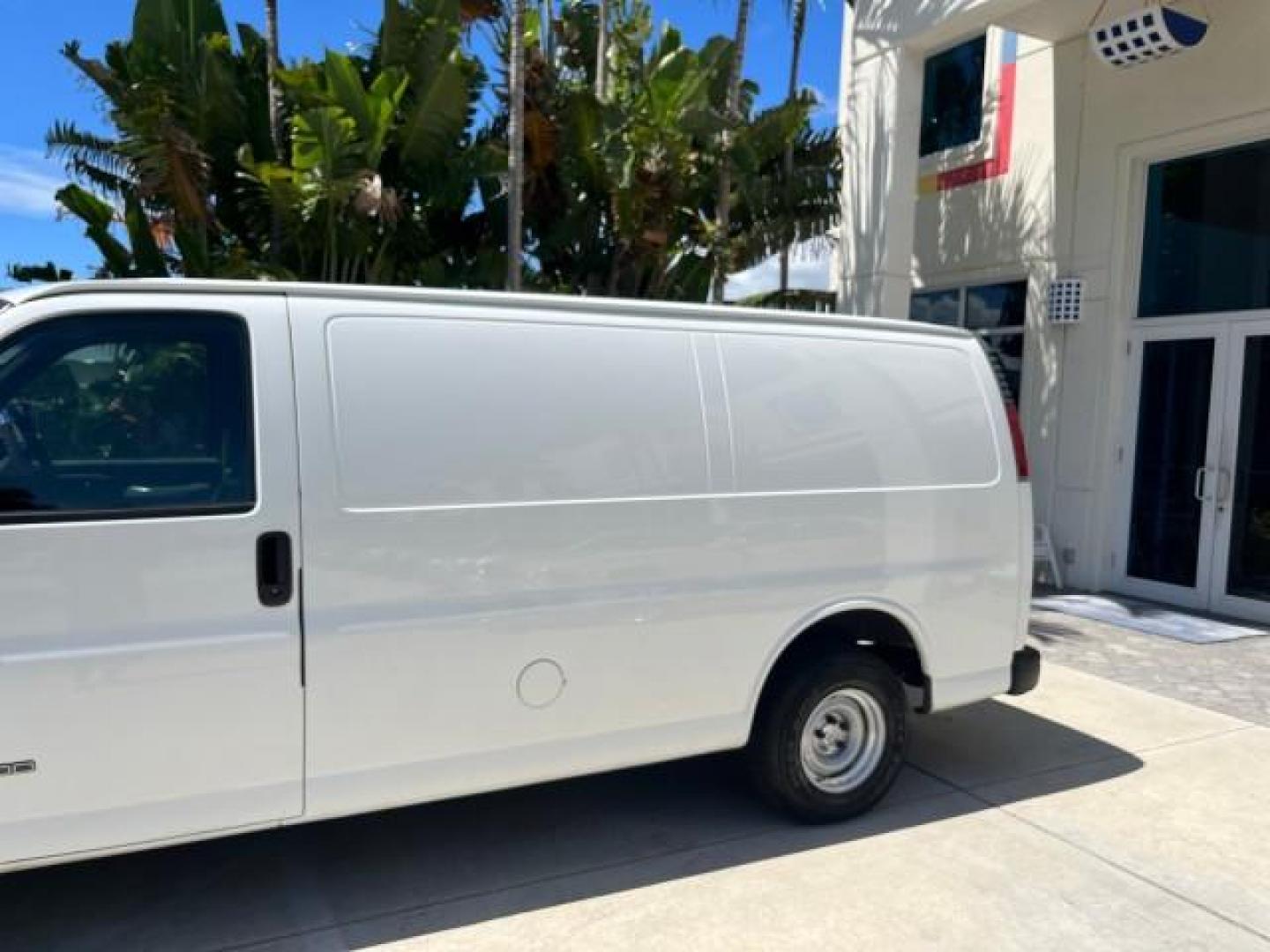 2002 Summit White /Neutral Chevrolet Express Cargo Van 1 FL LOW MILES 68,522 (1GCFG15W421) with an 4.3L Vortec 4300 SFI V6 Engine engine, Automatic transmission, located at 4701 North Dixie Hwy, Pompano Beach, FL, 33064, (954) 422-2889, 26.240938, -80.123474 - OUR WEBPAGE FLORIDACARS1.COM HAS OVER 100 PHOTOS AND FREE CARFAX LINK 2002 CHEVROLET EXPRESS 1500 ROAD READY WORK READY VIN: 1GCFG15W421135875 NO ACCIDENTS NO RECALLS VAN 1 OWNER FLORIDA 4.3L V6 F OHV 12V LOW MILES 68,522 GASOLINE 16 SERVICE RECORDS REAR WHEEL DRIVE 4.3L V6 Anti-Theft System Front B - Photo#71