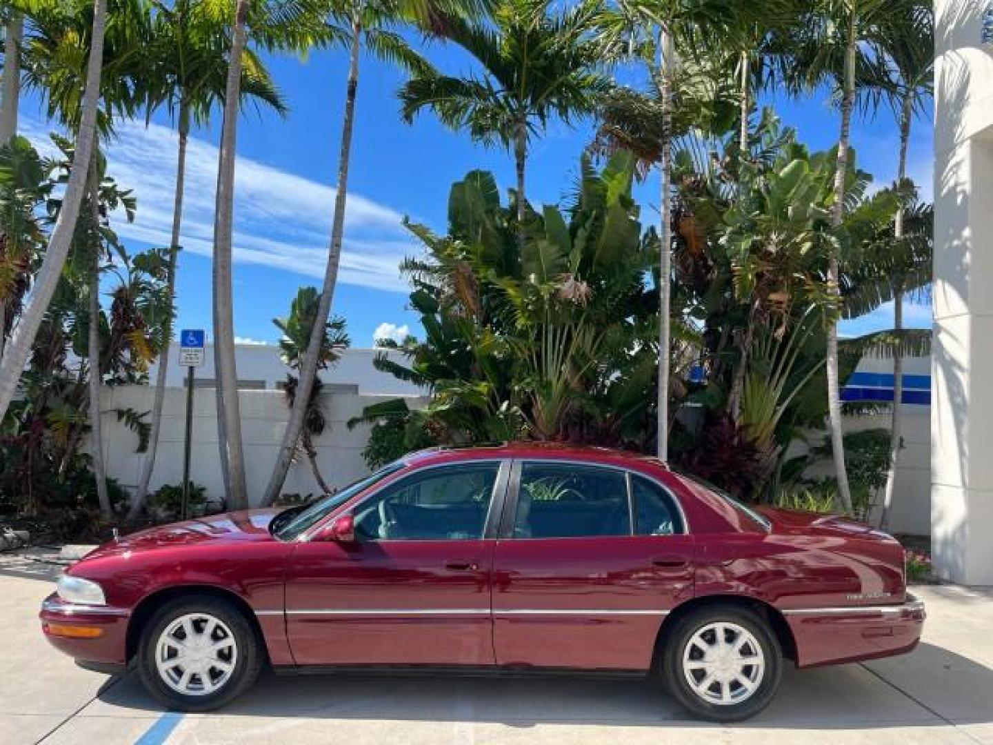 2001 Medium Red Pearl /Medium Gray Buick Park Avenue 1 OWNER LOW MILES 75,740 (1G4CW54K914) with an 3.8L SFI V6 3800 Series II Engine engine, Automatic transmission, located at 4701 North Dixie Hwy, Pompano Beach, FL, 33064, (954) 422-2889, 26.240938, -80.123474 - OUR WEBPAGE FLORIDACARS1.COM HAS OVER 100 PHOTOS AND FREE CARFAX LINK 2001 BUICK PARK AVENUE ROAD READY 3.8L V6 VIN: 1G4CW54K914274470 NO ACCIDENTS NO RECALLS SEDAN 4 DR 1 OWNER 30 MPG 3.8L V6 F 12V POWER LEATHER SEATS GASOLINE 25 SERVICE RECORDS FRONT WHEEL DRIVE LOW MILES 75,740 POWER SUNROOF/MIRR - Photo#4