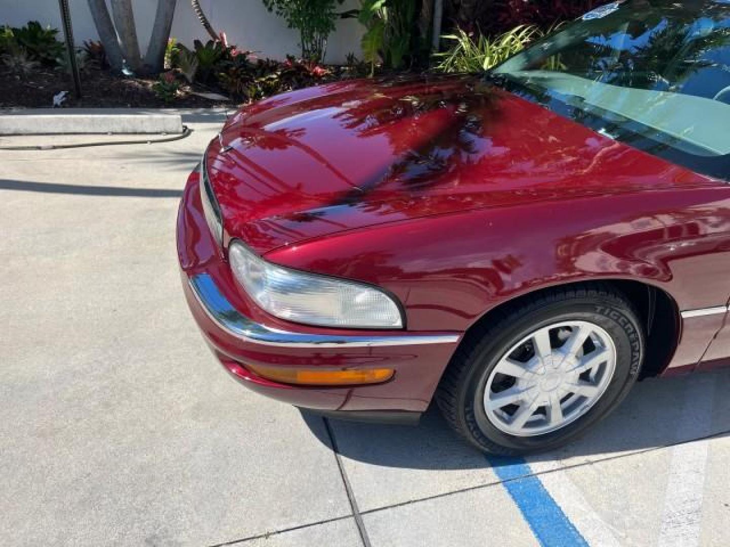 2001 Medium Red Pearl /Medium Gray Buick Park Avenue 1 OWNER LOW MILES 75,740 (1G4CW54K914) with an 3.8L SFI V6 3800 Series II Engine engine, Automatic transmission, located at 4701 North Dixie Hwy, Pompano Beach, FL, 33064, (954) 422-2889, 26.240938, -80.123474 - OUR WEBPAGE FLORIDACARS1.COM HAS OVER 100 PHOTOS AND FREE CARFAX LINK 2001 BUICK PARK AVENUE ROAD READY 3.8L V6 VIN: 1G4CW54K914274470 NO ACCIDENTS NO RECALLS SEDAN 4 DR 1 OWNER 30 MPG 3.8L V6 F 12V POWER LEATHER SEATS GASOLINE 25 SERVICE RECORDS FRONT WHEEL DRIVE LOW MILES 75,740 POWER SUNROOF/MIRR - Photo#72