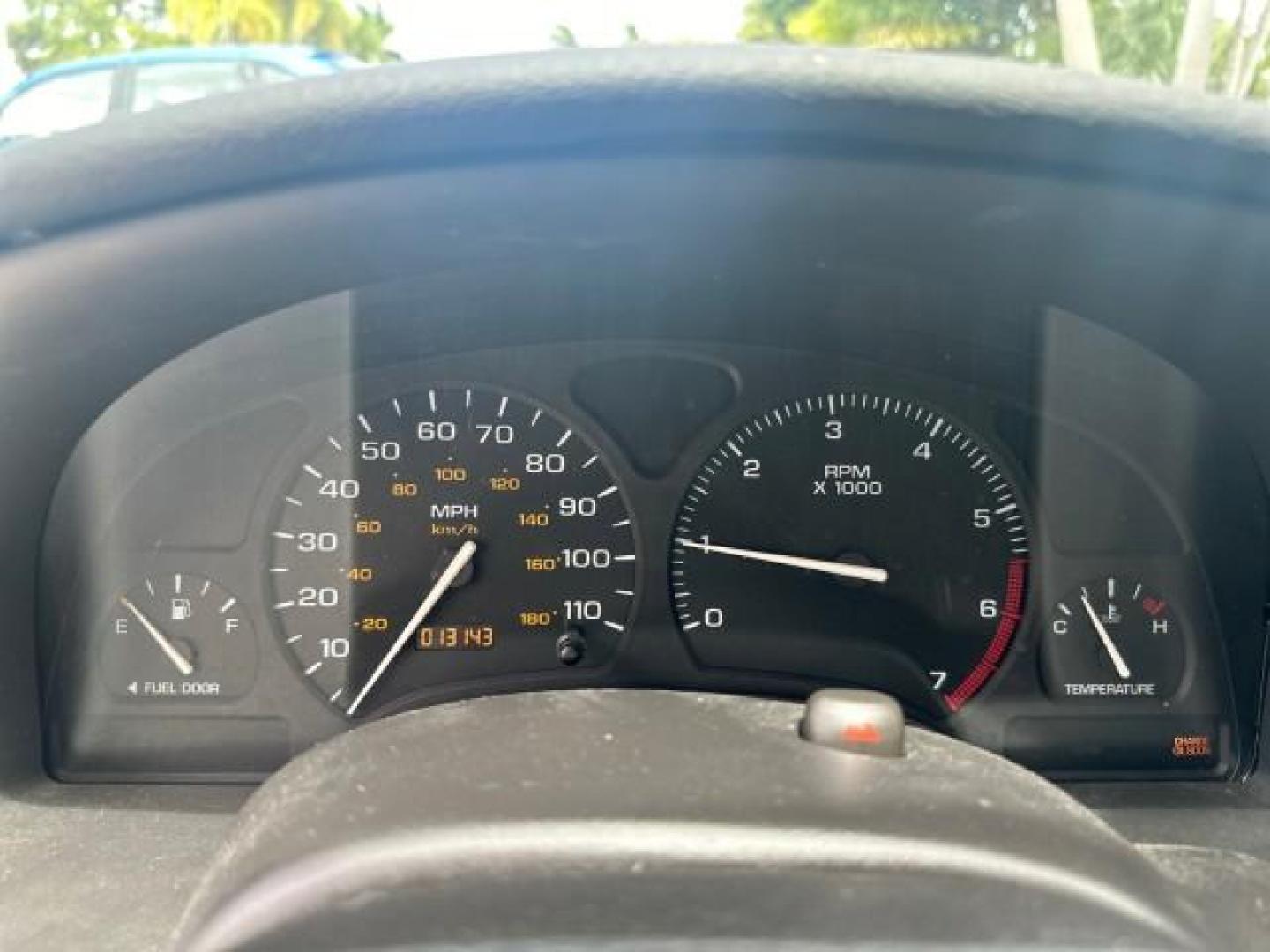 2000 White /Grey Saturn SL 1 FL LOW MILES 13,112 (1G8ZH528XYZ) with an 1.9L SOHC SPFI L4 Aluminum Engine engine, Automatic transmission, located at 4701 North Dixie Hwy, Pompano Beach, FL, 33064, (954) 422-2889, 26.240938, -80.123474 - OUR WEBPAGE FLORIDACARS1.COM HAS OVER 100 PHOTOS AND FREE CARFAX LINK 2000 SATURN S-SERIES SL1 ROAD READY VIN: 1G8ZH528XYZ155740 NO ACCIDENTS SEDAN 4 DR NO RECALLS 1.9L I4 F SOHC 1 OWNER FLORIDA GASOLINE 1.9L L4 38 MPG FRONT WHEEL DRIVE SUPER LOW MILES 13,112 FWD Front Bucket Seats THIS IS ONE OF TH - Photo#21