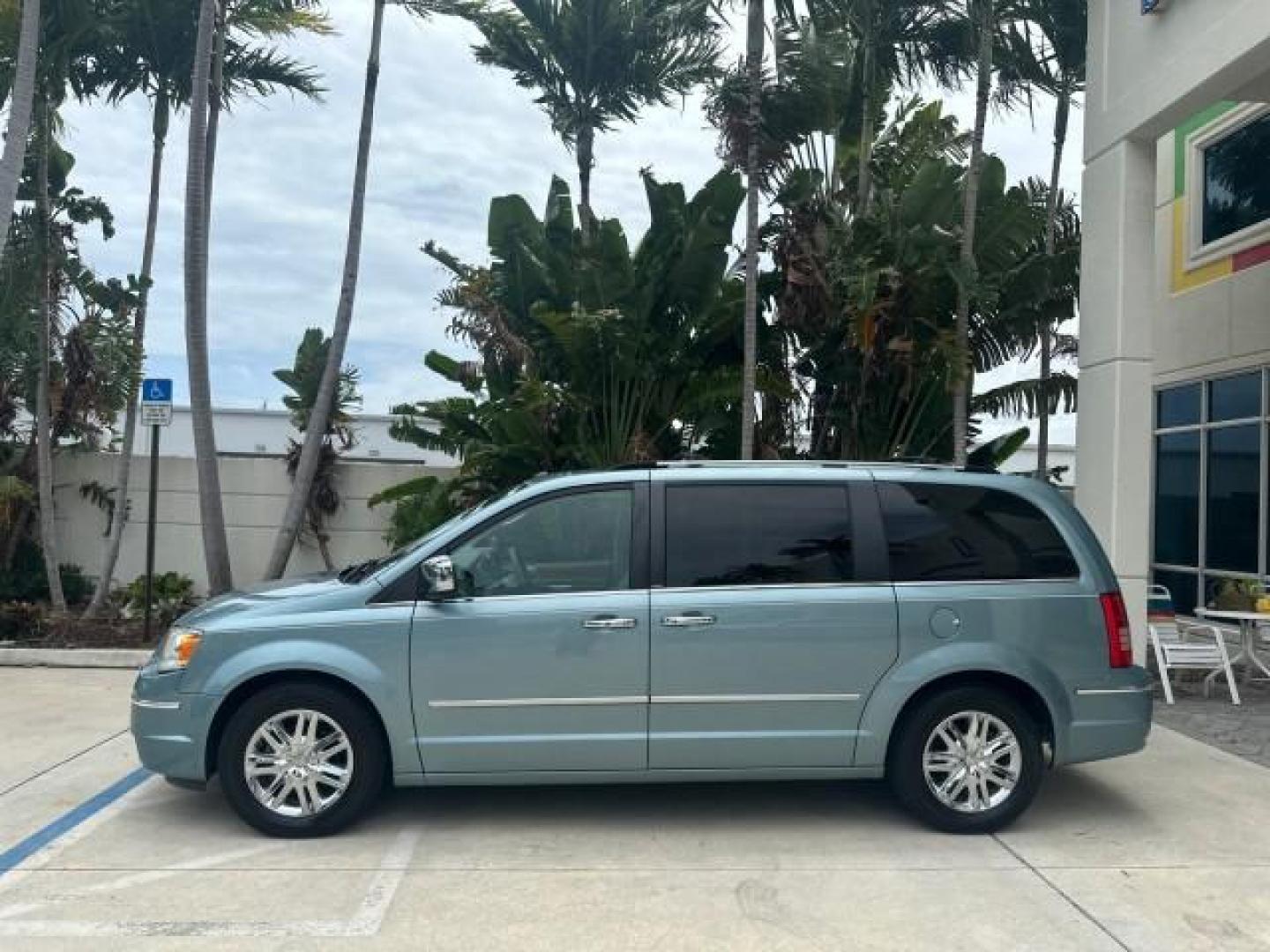 2009 Clearwater Blue Pearl /Medium slate gray/light shale Chrysler Town and Country 1 FL Limited LOW MILES 25,160 (2A8HR64X79R) with an 4.0L SOHC SMPI 24v V6 Engine engine, Automatic transmission, located at 4701 North Dixie Hwy, Pompano Beach, FL, 33064, (954) 422-2889, 26.240938, -80.123474 - OUR WEBPAGE FLORIDACARS1.COM HAS OVER 100 PHOTOS AND FREE CARFAX LINK 2009 CHRYSLER TOWN AND COUNTRY LIMITED ROAD READY 4.0L V6 VIN: 2A8HR64X79R614025 LOW MILES 25,160 VAN POWER SLIDING DOORS 4.0L V6 F SOHC 24V BACK UP CAMERA NAVIGATION GASOLINE LIMITED POWER LEATHER SEATS FRONT WHEEL DRIVE 23 SERVI - Photo#1