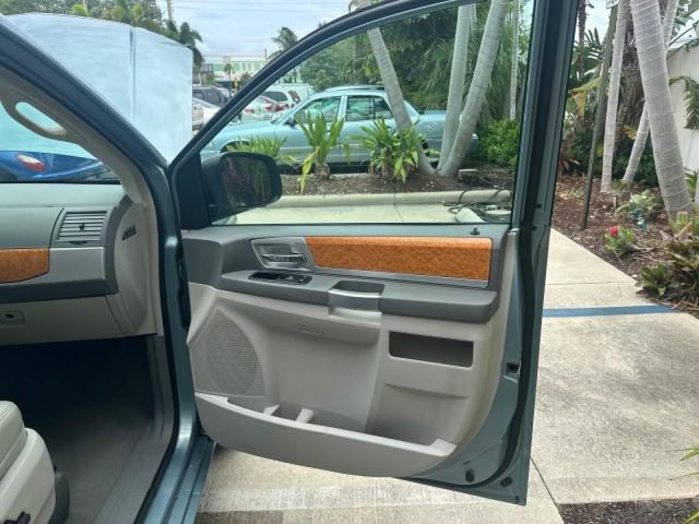 2009 Clearwater Blue Pearl /Medium slate gray/light shale Chrysler Town and Country 1 FL Limited LOW MILES 25,160 (2A8HR64X79R) with an 4.0L SOHC SMPI 24v V6 Engine engine, Automatic transmission, located at 4701 North Dixie Hwy, Pompano Beach, FL, 33064, (954) 422-2889, 26.240938, -80.123474 - OUR WEBPAGE FLORIDACARS1.COM HAS OVER 100 PHOTOS AND FREE CARFAX LINK 2009 CHRYSLER TOWN AND COUNTRY LIMITED ROAD READY 4.0L V6 VIN: 2A8HR64X79R614025 LOW MILES 25,160 VAN POWER SLIDING DOORS 4.0L V6 F SOHC 24V BACK UP CAMERA NAVIGATION GASOLINE LIMITED POWER LEATHER SEATS FRONT WHEEL DRIVE 23 SERVI - Photo#29