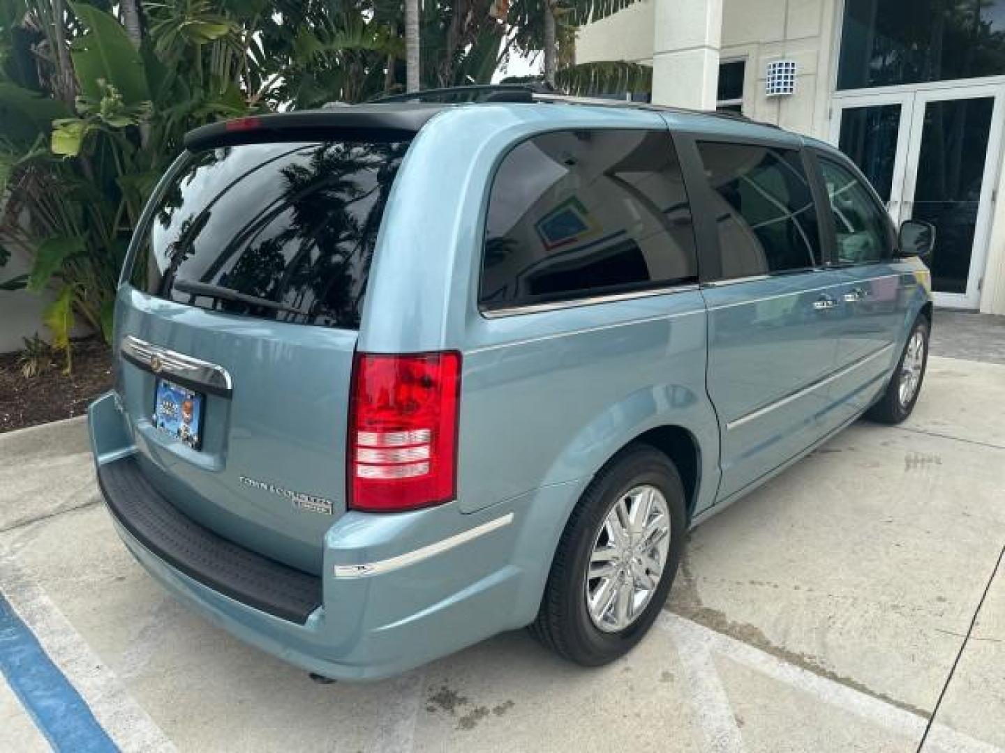 2009 Clearwater Blue Pearl /Medium slate gray/light shale Chrysler Town and Country 1 FL Limited LOW MILES 25,160 (2A8HR64X79R) with an 4.0L SOHC SMPI 24v V6 Engine engine, Automatic transmission, located at 4701 North Dixie Hwy, Pompano Beach, FL, 33064, (954) 422-2889, 26.240938, -80.123474 - OUR WEBPAGE FLORIDACARS1.COM HAS OVER 100 PHOTOS AND FREE CARFAX LINK 2009 CHRYSLER TOWN AND COUNTRY LIMITED ROAD READY 4.0L V6 VIN: 2A8HR64X79R614025 LOW MILES 25,160 VAN POWER SLIDING DOORS 4.0L V6 F SOHC 24V BACK UP CAMERA NAVIGATION GASOLINE LIMITED POWER LEATHER SEATS FRONT WHEEL DRIVE 23 SERVI - Photo#86