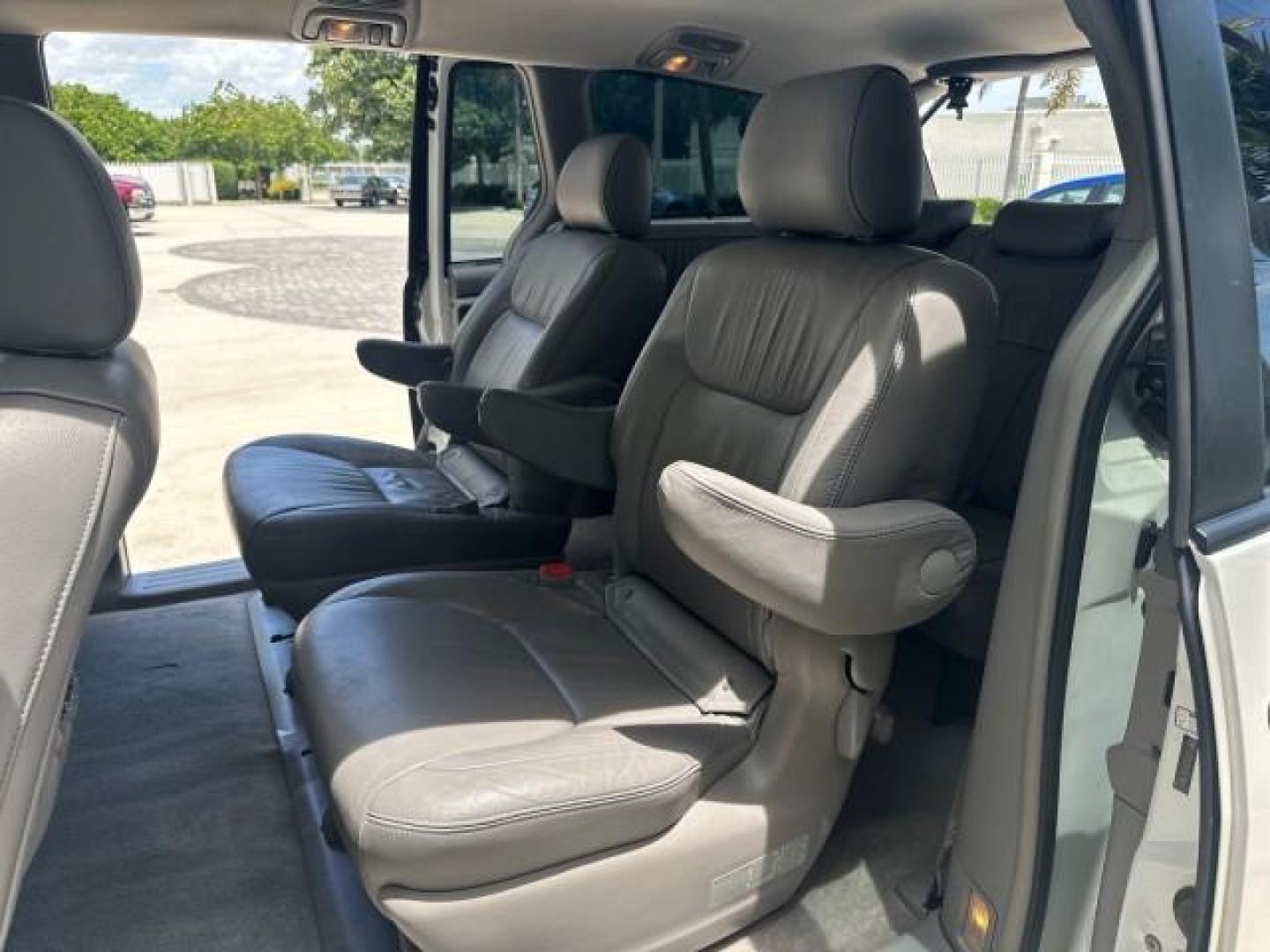 2008 Arctic Frost Pearl /Stone Toyota Sienna XLE LIMITED XLE LOW MILES (5TDZK22C18S) with an 3.5L DOHC 24-Valve VVT-i V6 Engine engine, Automatic transmission, located at 4701 North Dixie Hwy, Pompano Beach, FL, 33064, (954) 422-2889, 26.240938, -80.123474 - OUR WEBPAGE FLORIDACARS1.COM HAS OVER 100 PHOTOS AND FREE CARFAX LINK 2008 TOYOTA SIENNA XLE VIN: 5TDZK22C18S184457 5 T D Z K 2 2 C 1 8 S 1 8 4 4 5 7 VAN 3.5L V6 F DOHC 24V GASOLINE FRONT WHEEL DRIVE Top Features Alloy Wheels Quad Seats Fold-Away Third Row Rear Air Conditioning Front Seat Heaters Re - Photo#12