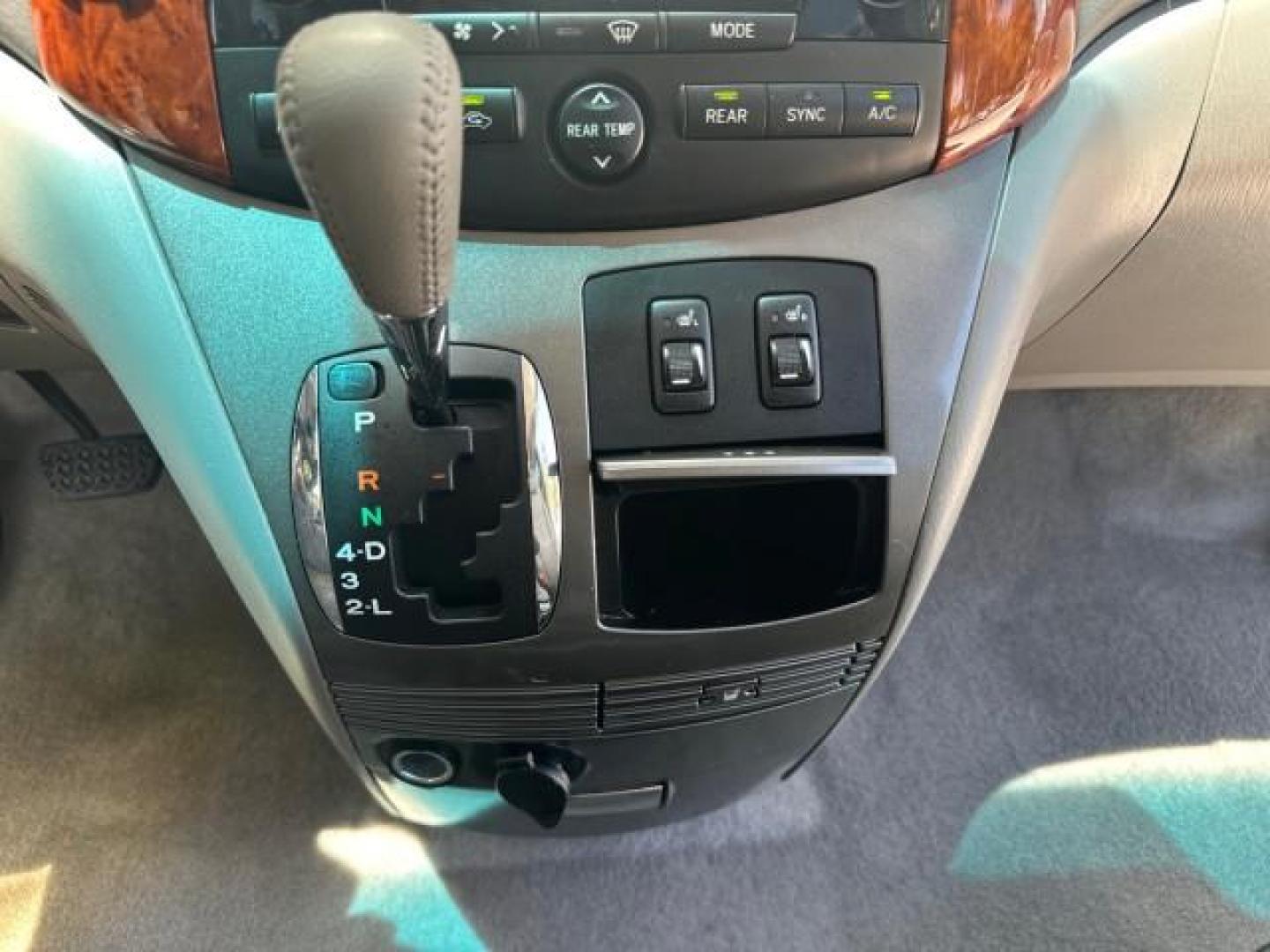 2008 Arctic Frost Pearl /Stone Toyota Sienna XLE LIMITED XLE LOW MILES (5TDZK22C18S) with an 3.5L DOHC 24-Valve VVT-i V6 Engine engine, Automatic transmission, located at 4701 North Dixie Hwy, Pompano Beach, FL, 33064, (954) 422-2889, 26.240938, -80.123474 - OUR WEBPAGE FLORIDACARS1.COM HAS OVER 100 PHOTOS AND FREE CARFAX LINK 2008 TOYOTA SIENNA XLE VIN: 5TDZK22C18S184457 5 T D Z K 2 2 C 1 8 S 1 8 4 4 5 7 VAN 3.5L V6 F DOHC 24V GASOLINE FRONT WHEEL DRIVE Top Features Alloy Wheels Quad Seats Fold-Away Third Row Rear Air Conditioning Front Seat Heaters Re - Photo#57