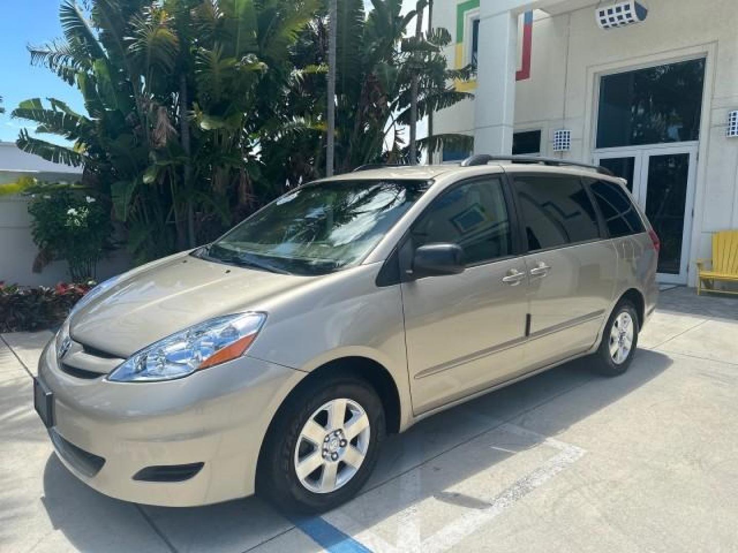 2006 Desert Sand Mica /Taupe Toyota Sienna LE VAN 1 FL LOW MILES (5TDZA23C56S) with an 3.3L 24-Valve SEFI DOHC VVT-i V6 Engine engine, Automatic transmission, located at 4701 North Dixie Hwy, Pompano Beach, FL, 33064, (954) 422-2889, 26.240938, -80.123474 - OUR WEBPAGE FLORIDACARS1.COM HAS OVER 100 PHOTOS AND FREE CARFAX LINK 2006 TOYOTA SIENNA CE 7 PASSENGER VIN: 5TDZA23C56S488549 5 T D Z A 2 3 C 5 6 S 4 8 8 5 4 9 VAN 3.3L V6 F DOHC 24V GASOLINE FRONT WHEEL DRIVE Top Features Alloy Wheels Quad Seats Fold-Away Third Row Rear Air Conditioning Front Seat - Photo#33