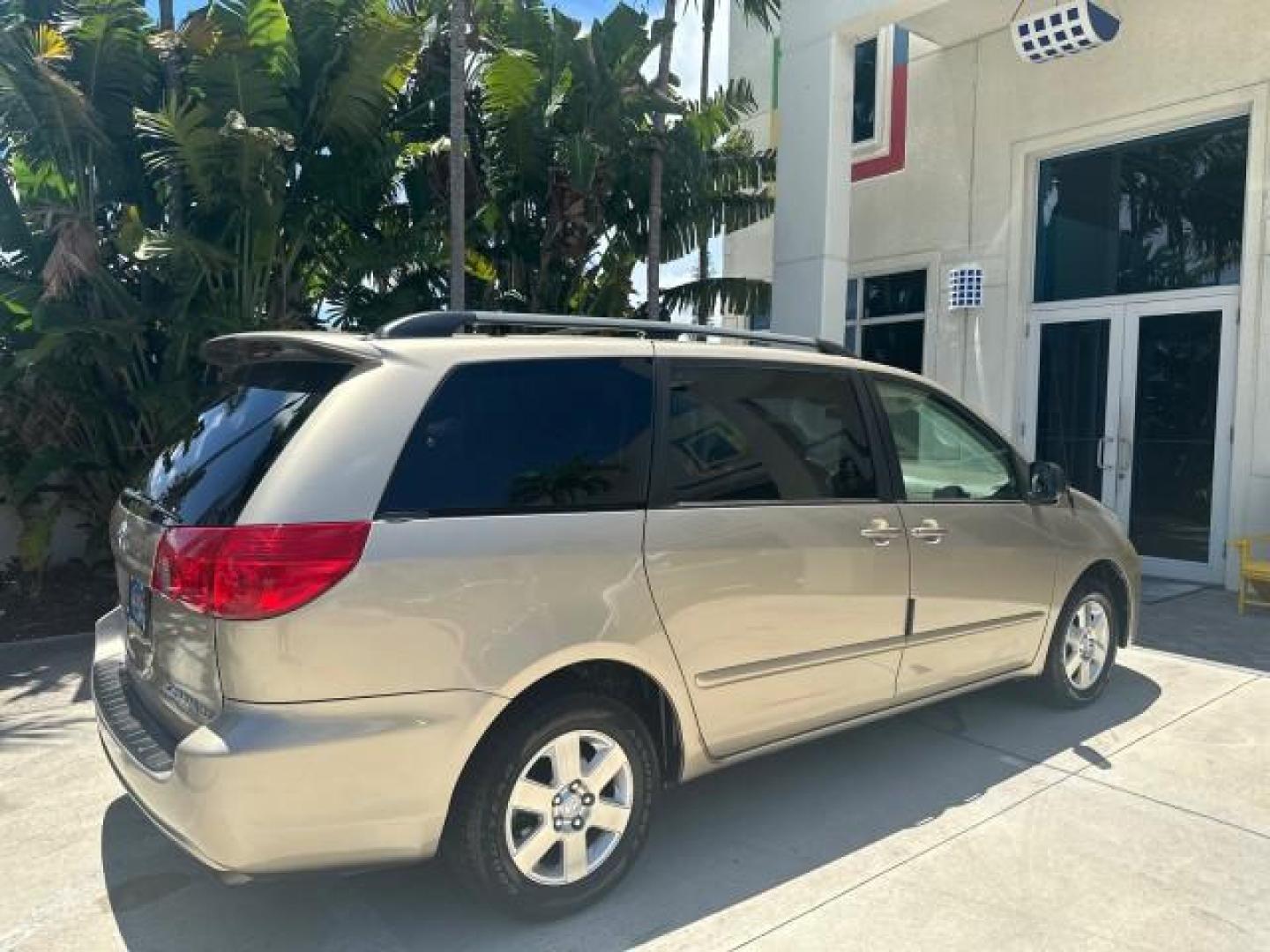 2006 Desert Sand Mica /Taupe Toyota Sienna LE VAN 1 FL LOW MILES (5TDZA23C56S) with an 3.3L 24-Valve SEFI DOHC VVT-i V6 Engine engine, Automatic transmission, located at 4701 North Dixie Hwy, Pompano Beach, FL, 33064, (954) 422-2889, 26.240938, -80.123474 - OUR WEBPAGE FLORIDACARS1.COM HAS OVER 100 PHOTOS AND FREE CARFAX LINK 2006 TOYOTA SIENNA CE 7 PASSENGER VIN: 5TDZA23C56S488549 5 T D Z A 2 3 C 5 6 S 4 8 8 5 4 9 VAN 3.3L V6 F DOHC 24V GASOLINE FRONT WHEEL DRIVE Top Features Alloy Wheels Quad Seats Fold-Away Third Row Rear Air Conditioning Front Seat - Photo#6