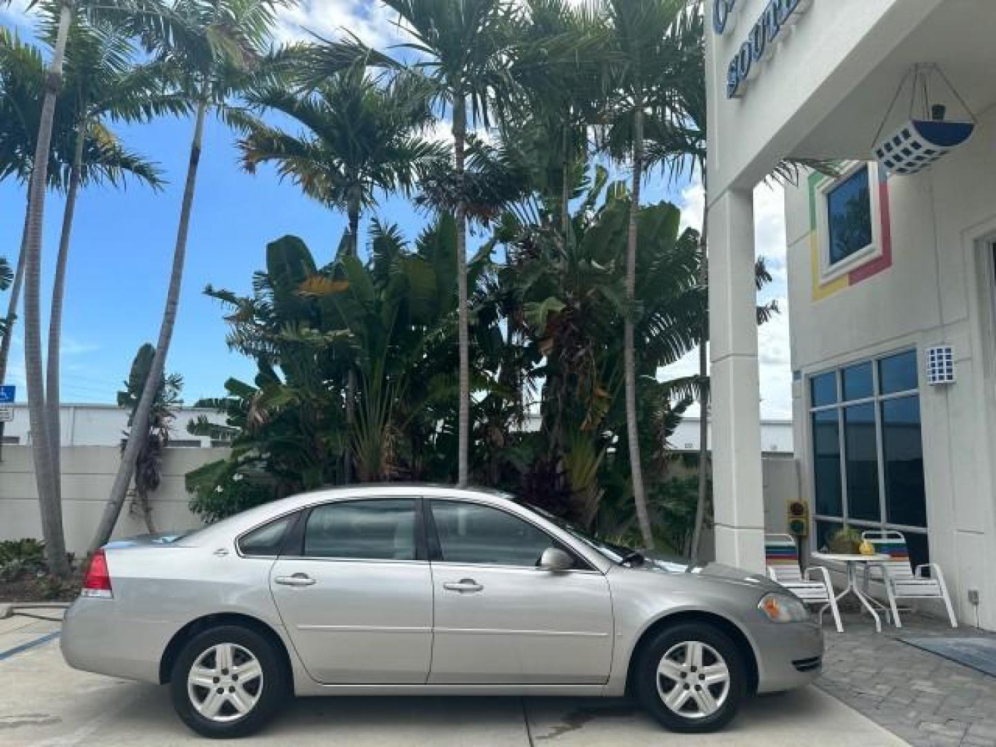 2006 Silverstone Metallic /Gray Chevrolet Impala 1 FL LOW MILES 65,,044 LT 3.5L (2G1WT58K569) with an 3.5L 3500 V6 SFI Flex-Fuel Engine engine, Automatic transmission, located at 4701 North Dixie Hwy, Pompano Beach, FL, 33064, (954) 422-2889, 26.240938, -80.123474 - OUR WEBPAGE FLORIDACARS1.COM HAS OVER 85 PHOTOS AND FREE CARFAX LINK 2006 CHEVROLET IMPALA LT NO RECALLS VIN: 2G1WT58K569122185 2 G 1 W T 5 8 K 5 6 9 1 2 2 1 8 5 SEDAN 4 DR 3.5L V6 F FLEX FUEL FRONT WHEEL DRIVE THIS IS ONE OF THE NICEST CHEVY WE HAVE EVER LISTED RETIREE FLORIDA TITLE THIS IS THE LOW - Photo#45