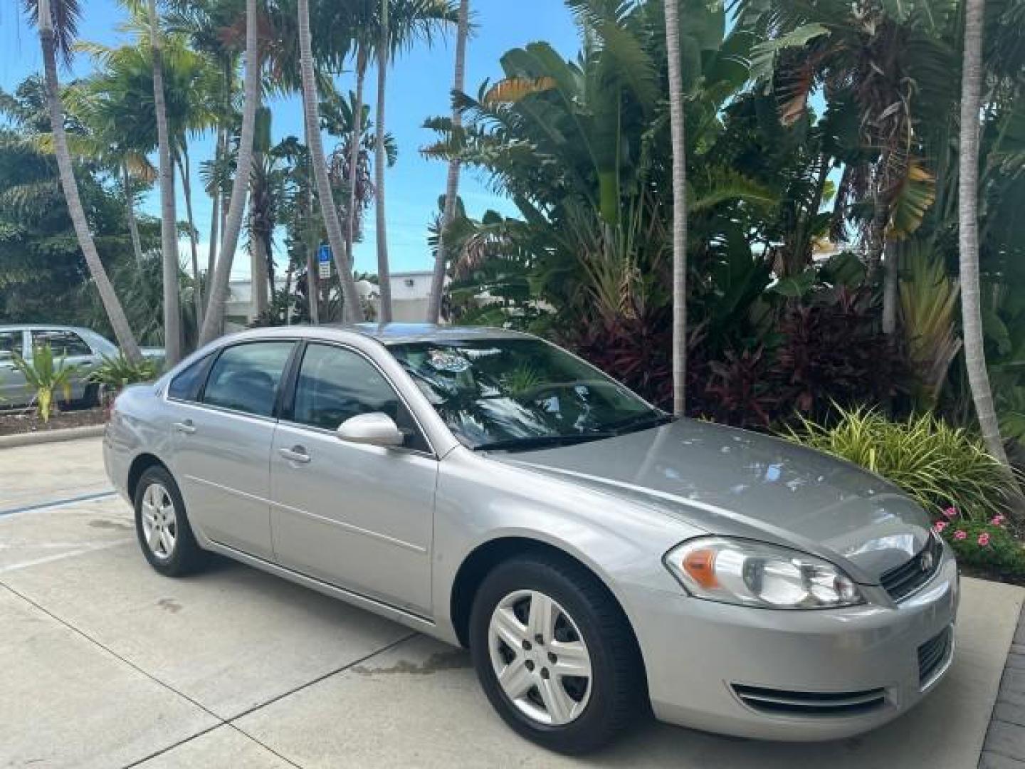 2006 Silverstone Metallic /Gray Chevrolet Impala 1 FL LOW MILES 65,,044 LT 3.5L (2G1WT58K569) with an 3.5L 3500 V6 SFI Flex-Fuel Engine engine, Automatic transmission, located at 4701 North Dixie Hwy, Pompano Beach, FL, 33064, (954) 422-2889, 26.240938, -80.123474 - OUR WEBPAGE FLORIDACARS1.COM HAS OVER 85 PHOTOS AND FREE CARFAX LINK 2006 CHEVROLET IMPALA LT NO RECALLS VIN: 2G1WT58K569122185 2 G 1 W T 5 8 K 5 6 9 1 2 2 1 8 5 SEDAN 4 DR 3.5L V6 F FLEX FUEL FRONT WHEEL DRIVE THIS IS ONE OF THE NICEST CHEVY WE HAVE EVER LISTED RETIREE FLORIDA TITLE THIS IS THE LOW - Photo#47