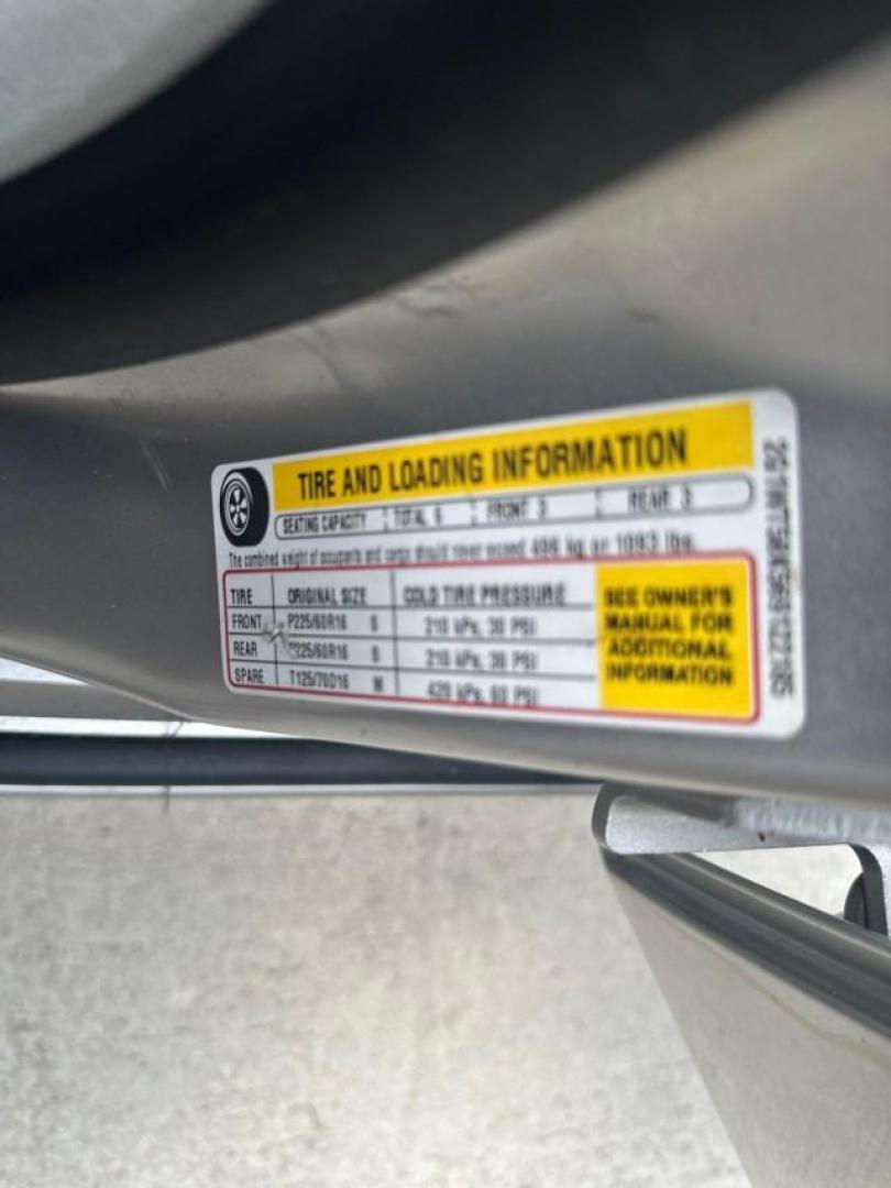 2006 Silverstone Metallic /Gray Chevrolet Impala 1 FL LOW MILES 65,,044 LT 3.5L (2G1WT58K569) with an 3.5L 3500 V6 SFI Flex-Fuel Engine engine, Automatic transmission, located at 4701 North Dixie Hwy, Pompano Beach, FL, 33064, (954) 422-2889, 26.240938, -80.123474 - OUR WEBPAGE FLORIDACARS1.COM HAS OVER 85 PHOTOS AND FREE CARFAX LINK 2006 CHEVROLET IMPALA LT NO RECALLS VIN: 2G1WT58K569122185 2 G 1 W T 5 8 K 5 6 9 1 2 2 1 8 5 SEDAN 4 DR 3.5L V6 F FLEX FUEL FRONT WHEEL DRIVE THIS IS ONE OF THE NICEST CHEVY WE HAVE EVER LISTED RETIREE FLORIDA TITLE THIS IS THE LOW - Photo#58