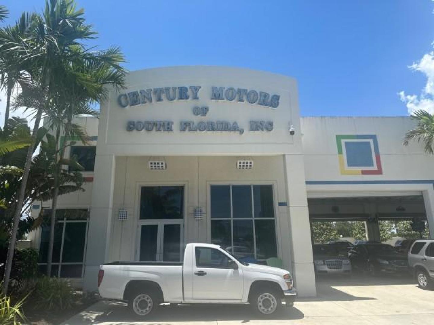 2011 Summit White /Medium Pewter GMC Canyon 1 FL PU LOW MILES 54,847 (1GTC5LF92B8) with an 2.9L DOHC 4-Cyl SFI Engine engine, Automatic transmission, located at 4701 North Dixie Hwy, Pompano Beach, FL, 33064, (954) 422-2889, 26.240938, -80.123474 - OUR WEBPAGE FLORIDACARS1.COM HAS OVER 90 PHOTOS AND FREE CARFAX LINK 2011 GMC CANYON WORK TRUCK 6 FT BED VIN: 1GTC5LF92B8110915 1 G T C 5 L F 9 2 B 8 1 1 0 9 1 5 PICKUP 2.9L I4 F DOHC 16V GASOLINE REAR WHEEL DRIVE THIS IS ONE OF THE NICEST GMC CANYON WE HAVE EVER LISTED RETIREE FLORIDA TITLE THIS IS - Photo#0