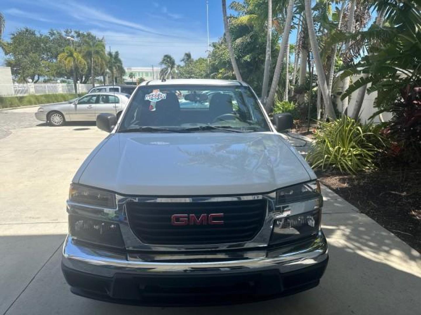 2011 Summit White /Medium Pewter GMC Canyon 1 FL PU LOW MILES 54,847 (1GTC5LF92B8) with an 2.9L DOHC 4-Cyl SFI Engine engine, Automatic transmission, located at 4701 North Dixie Hwy, Pompano Beach, FL, 33064, (954) 422-2889, 26.240938, -80.123474 - OUR WEBPAGE FLORIDACARS1.COM HAS OVER 90 PHOTOS AND FREE CARFAX LINK 2011 GMC CANYON WORK TRUCK 6 FT BED VIN: 1GTC5LF92B8110915 1 G T C 5 L F 9 2 B 8 1 1 0 9 1 5 PICKUP 2.9L I4 F DOHC 16V GASOLINE REAR WHEEL DRIVE THIS IS ONE OF THE NICEST GMC CANYON WE HAVE EVER LISTED RETIREE FLORIDA TITLE THIS IS - Photo#50