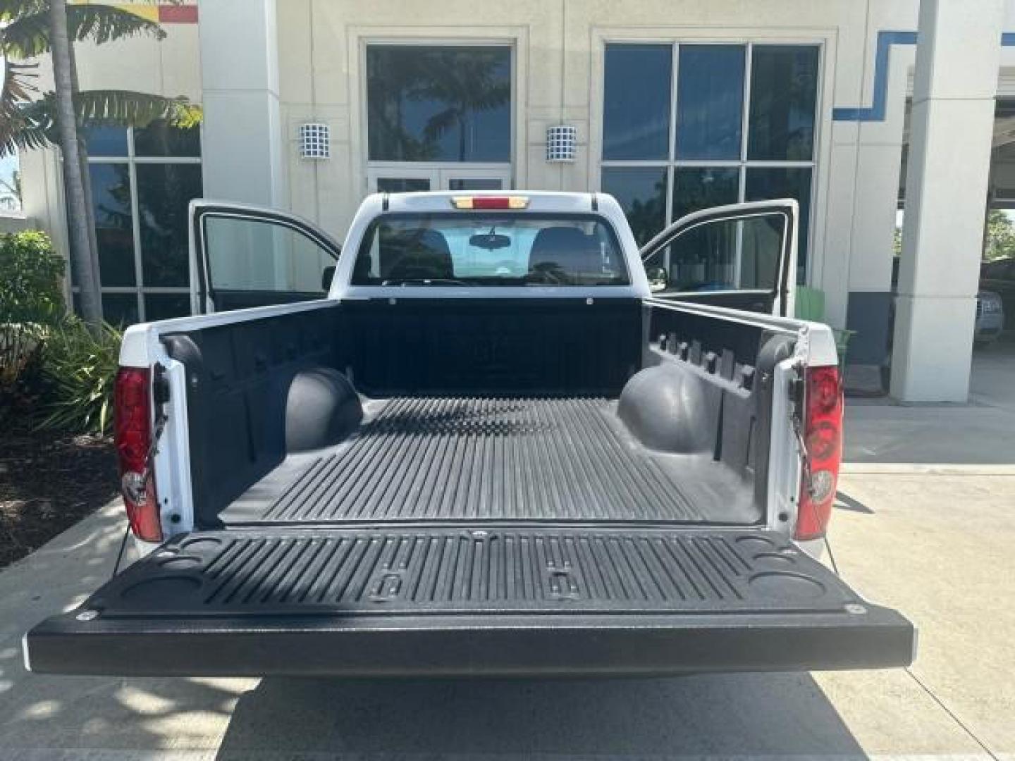 2011 Summit White /Medium Pewter GMC Canyon 1 FL PU LOW MILES 54,847 (1GTC5LF92B8) with an 2.9L DOHC 4-Cyl SFI Engine engine, Automatic transmission, located at 4701 North Dixie Hwy, Pompano Beach, FL, 33064, (954) 422-2889, 26.240938, -80.123474 - OUR WEBPAGE FLORIDACARS1.COM HAS OVER 90 PHOTOS AND FREE CARFAX LINK 2011 GMC CANYON WORK TRUCK 6 FT BED VIN: 1GTC5LF92B8110915 1 G T C 5 L F 9 2 B 8 1 1 0 9 1 5 PICKUP 2.9L I4 F DOHC 16V GASOLINE REAR WHEEL DRIVE THIS IS ONE OF THE NICEST GMC CANYON WE HAVE EVER LISTED RETIREE FLORIDA TITLE THIS IS - Photo#59