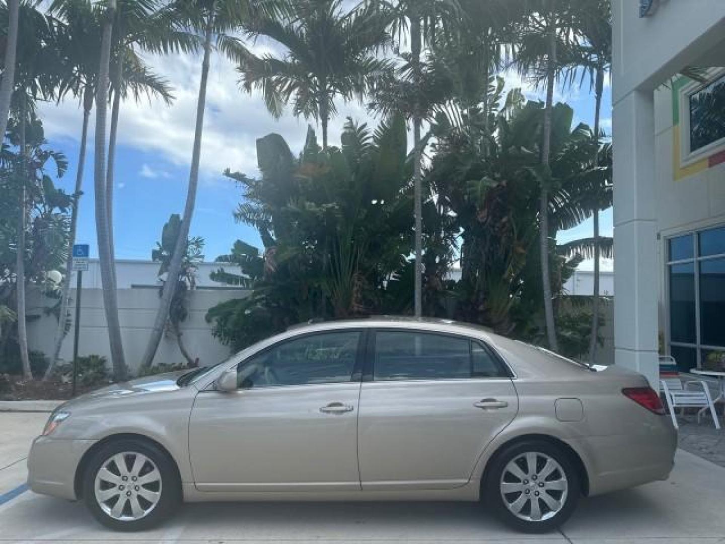 2005 Desert Sand Mica /Ivory Toyota Avalon 1 OWNER XLS LOW MILES 63,401 (4T1BK36B35U) with an 3.5L 24-Valve EFI DOHC V6 Engine engine, Automatic transmission, located at 4701 North Dixie Hwy, Pompano Beach, FL, 33064, (954) 422-2889, 26.240938, -80.123474 - OUR WEBPAGE FLORIDACARS1.COM HAS OVER 100 PHOTOS AND FREE CARFAX LINK 2005 TOYOTA AVALON XL NO RECALLS VIN: 4T1BK36B35U021398 4 T 1 B K 3 6 B 3 5 U 0 2 1 3 9 8 SEDAN 4 DR 3.5L V6 F DOHC 24V 31 MPH GASOLINE FRONT WHEEL DRIVE THIS IS ONE OF THE NICEST AVALON S WE HAVE EVER LISTED RETIREE NORTH CAROLIN - Photo#1