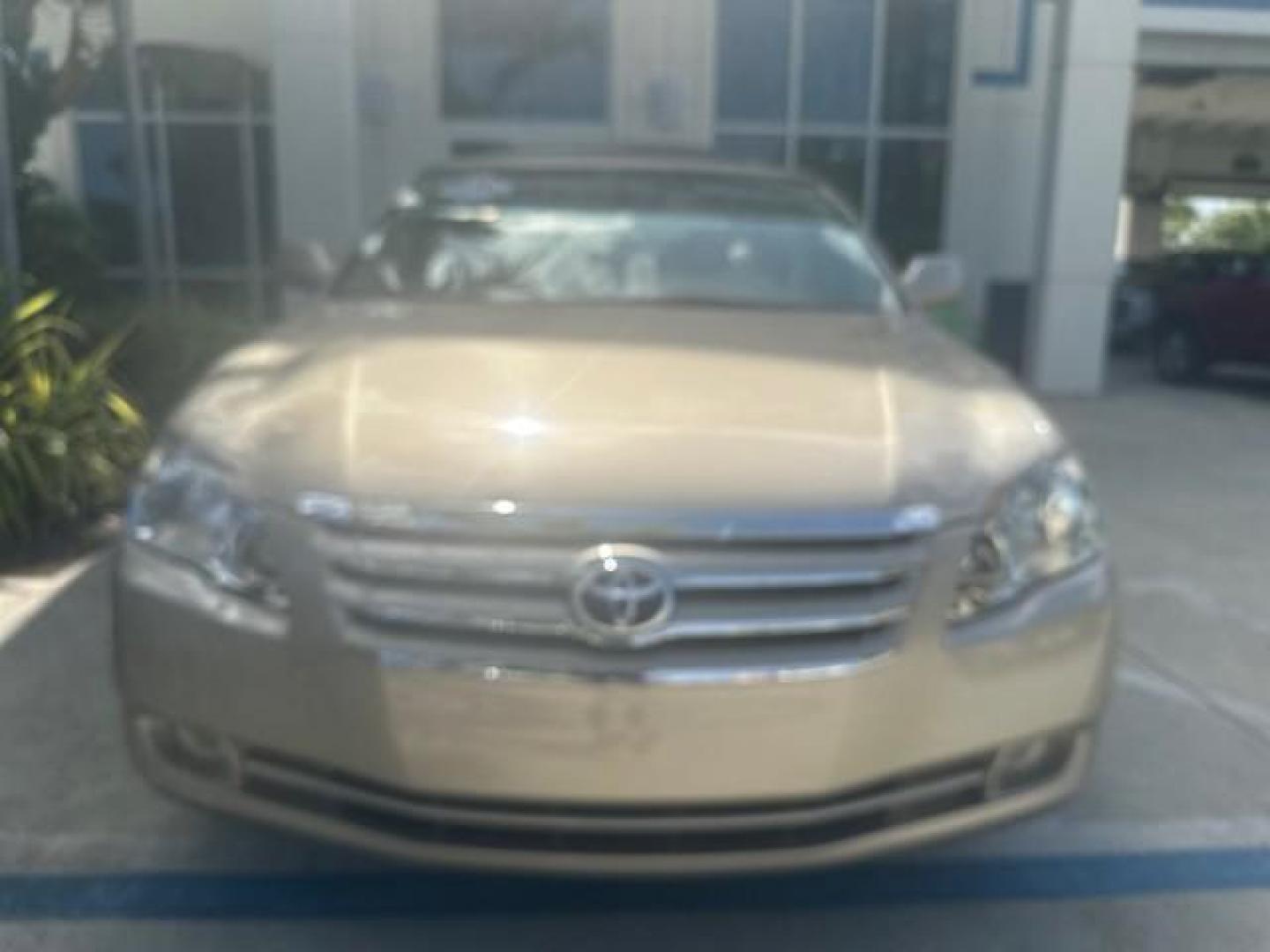 2005 Desert Sand Mica /Ivory Toyota Avalon 1 OWNER XLS LOW MILES 63,401 (4T1BK36B35U) with an 3.5L 24-Valve EFI DOHC V6 Engine engine, Automatic transmission, located at 4701 North Dixie Hwy, Pompano Beach, FL, 33064, (954) 422-2889, 26.240938, -80.123474 - OUR WEBPAGE FLORIDACARS1.COM HAS OVER 100 PHOTOS AND FREE CARFAX LINK 2005 TOYOTA AVALON XL NO RECALLS VIN: 4T1BK36B35U021398 4 T 1 B K 3 6 B 3 5 U 0 2 1 3 9 8 SEDAN 4 DR 3.5L V6 F DOHC 24V 31 MPH GASOLINE FRONT WHEEL DRIVE THIS IS ONE OF THE NICEST AVALON S WE HAVE EVER LISTED RETIREE NORTH CAROLIN - Photo#46