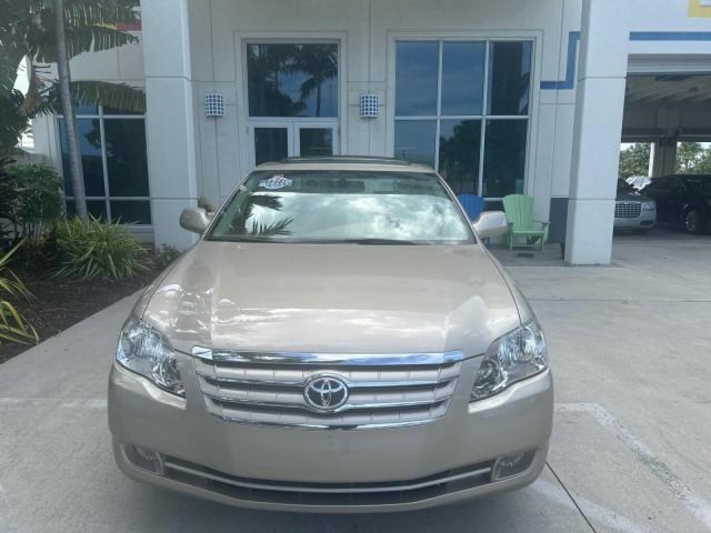 2005 Desert Sand Mica /Ivory Toyota Avalon 1 OWNER XLS LOW MILES 63,401 (4T1BK36B35U) with an 3.5L 24-Valve EFI DOHC V6 Engine engine, Automatic transmission, located at 4701 North Dixie Hwy, Pompano Beach, FL, 33064, (954) 422-2889, 26.240938, -80.123474 - OUR WEBPAGE FLORIDACARS1.COM HAS OVER 100 PHOTOS AND FREE CARFAX LINK 2005 TOYOTA AVALON XL NO RECALLS VIN: 4T1BK36B35U021398 4 T 1 B K 3 6 B 3 5 U 0 2 1 3 9 8 SEDAN 4 DR 3.5L V6 F DOHC 24V 31 MPH GASOLINE FRONT WHEEL DRIVE THIS IS ONE OF THE NICEST AVALON S WE HAVE EVER LISTED RETIREE NORTH CAROLIN - Photo#4