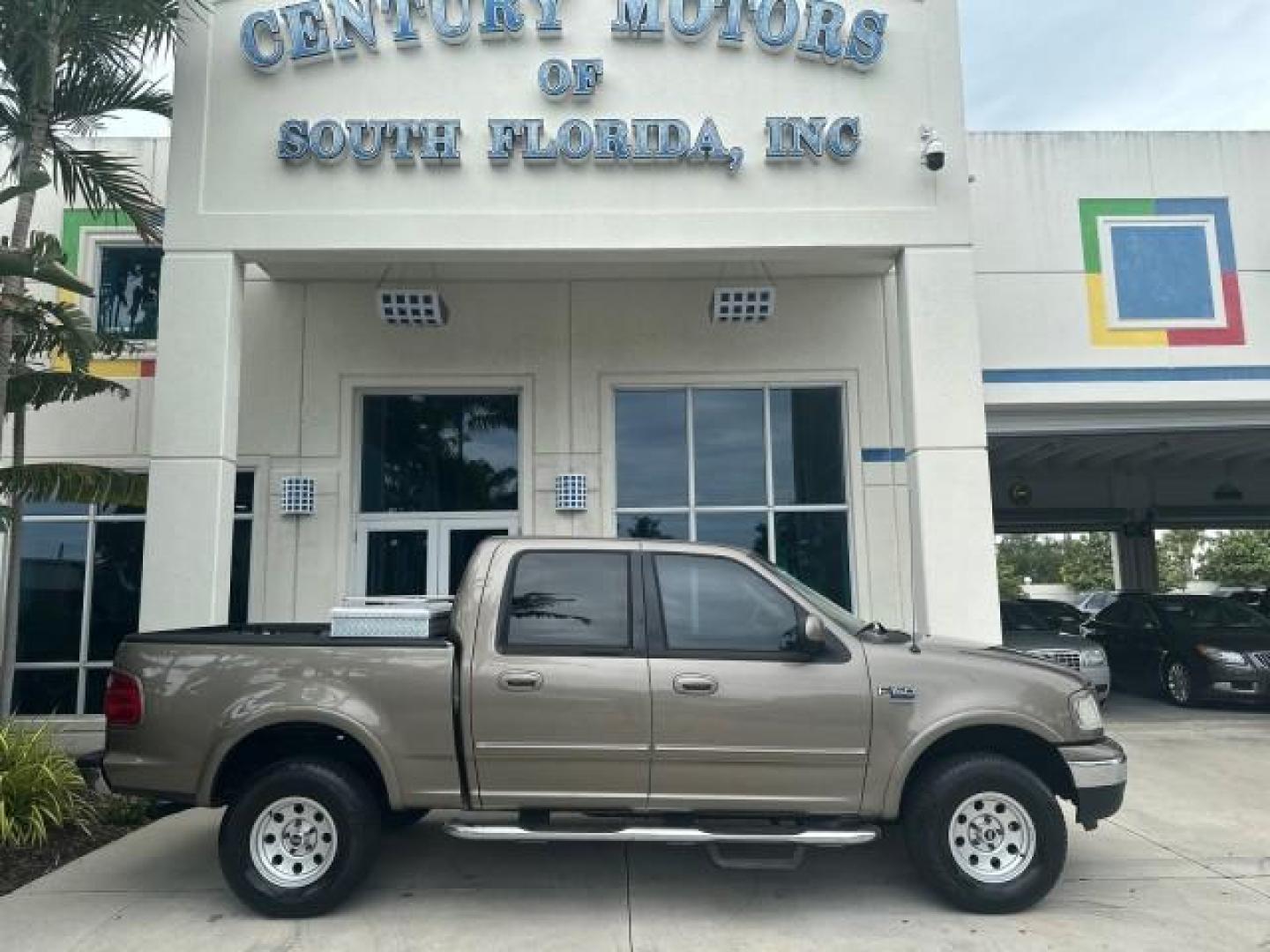 2002 Arizona Beige Metallic /Medium Parchment Ford F-150 XLT 4WD LOW MILES 73216 (1FTRW08L82K) with an 5.4L SEFI OHC V8 Triton Engine engine, Automatic transmission, located at 4701 North Dixie Hwy, Pompano Beach, FL, 33064, (954) 422-2889, 26.240938, -80.123474 - OUR WEBPAGE FLORIDACARS1.COM HAS OVER 100 PHOTOS AND FREE CARFAX LINK 2002 FORD F-150 XLT CREW CAB $ 33,320 NEW NO RECALLS VIN: 1FTRW08L82KD62296 1 F T R W 0 8 L 8 2 K D 6 2 2 9 6 CREW PICKUP 5.4L V8 F SOHC 16V GASOLINE REAR WHEEL DRIVE W/ 4X4 Top Features 4WD/AWD Running Boards Alloy Wheels Tow Hit - Photo#24