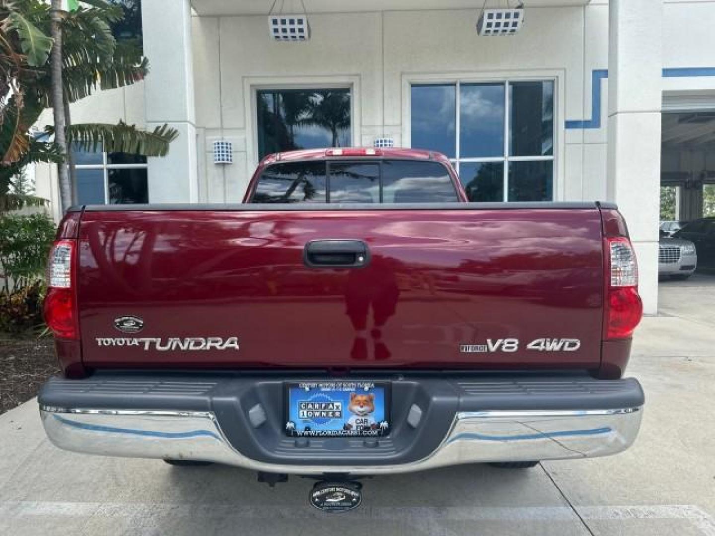 2006 Salsa Red Pearl /Taupe Toyota Tundra SR5 4WD 4 DR LOW MILES 36,414 (5TBBT44176S) with an 4.7L DOHC SEFI 32-Valve i-Force V8 Engine engine, Automatic transmission, located at 4701 North Dixie Hwy, Pompano Beach, FL, 33064, (954) 422-2889, 26.240938, -80.123474 - OUR WEBPAGE FLORIDACARS1.COM HAS OVER 100 PHOTOS AND FREE CARFAX LINK 2006 TOYOTA TUNDRA SR5 NO RECALLS VIN: 5TBBT44176S475847 5 T B B T 4 4 1 7 6 S 4 7 5 8 4 7 4 DOOR EXTENDED CAB PICKUP 4.7L V8 F DOHC 32V THE BEST ENGINE YOU WILL GO 300 ,000 MILES PLUS THE NEW ONES THE LAST 2 YEARS ENGINES BLOW UP - Photo#26