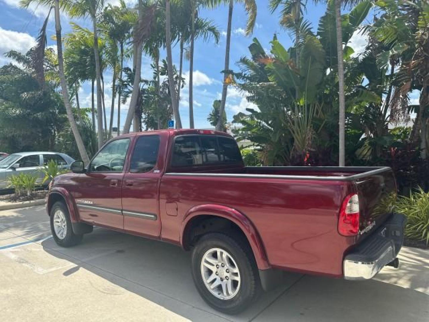 2006 Salsa Red Pearl /Taupe Toyota Tundra SR5 4WD 4 DR LOW MILES 36,414 (5TBBT44176S) with an 4.7L DOHC SEFI 32-Valve i-Force V8 Engine engine, Automatic transmission, located at 4701 North Dixie Hwy, Pompano Beach, FL, 33064, (954) 422-2889, 26.240938, -80.123474 - OUR WEBPAGE FLORIDACARS1.COM HAS OVER 100 PHOTOS AND FREE CARFAX LINK 2006 TOYOTA TUNDRA SR5 NO RECALLS VIN: 5TBBT44176S475847 5 T B B T 4 4 1 7 6 S 4 7 5 8 4 7 4 DOOR EXTENDED CAB PICKUP 4.7L V8 F DOHC 32V THE BEST ENGINE YOU WILL GO 300 ,000 MILES PLUS THE NEW ONES THE LAST 2 YEARS ENGINES BLOW UP - Photo#2