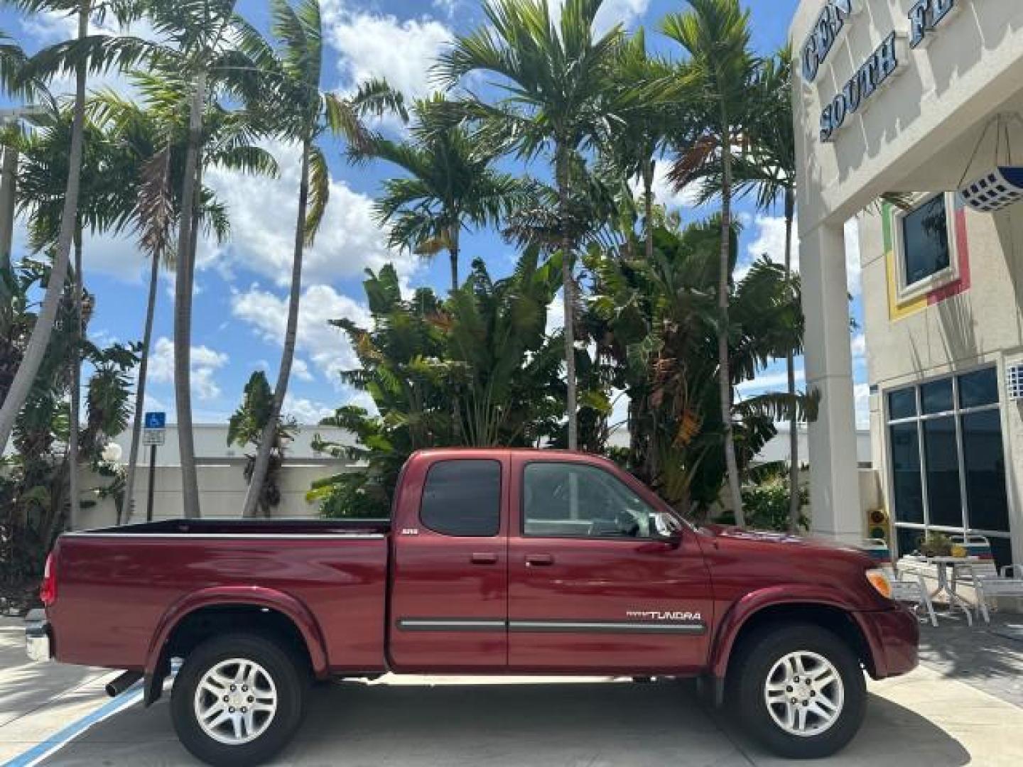 2006 Salsa Red Pearl /Taupe Toyota Tundra SR5 4WD 4 DR LOW MILES 36,414 (5TBBT44176S) with an 4.7L DOHC SEFI 32-Valve i-Force V8 Engine engine, Automatic transmission, located at 4701 North Dixie Hwy, Pompano Beach, FL, 33064, (954) 422-2889, 26.240938, -80.123474 - OUR WEBPAGE FLORIDACARS1.COM HAS OVER 100 PHOTOS AND FREE CARFAX LINK 2006 TOYOTA TUNDRA SR5 NO RECALLS VIN: 5TBBT44176S475847 5 T B B T 4 4 1 7 6 S 4 7 5 8 4 7 4 DOOR EXTENDED CAB PICKUP 4.7L V8 F DOHC 32V THE BEST ENGINE YOU WILL GO 300 ,000 MILES PLUS THE NEW ONES THE LAST 2 YEARS ENGINES BLOW UP - Photo#52