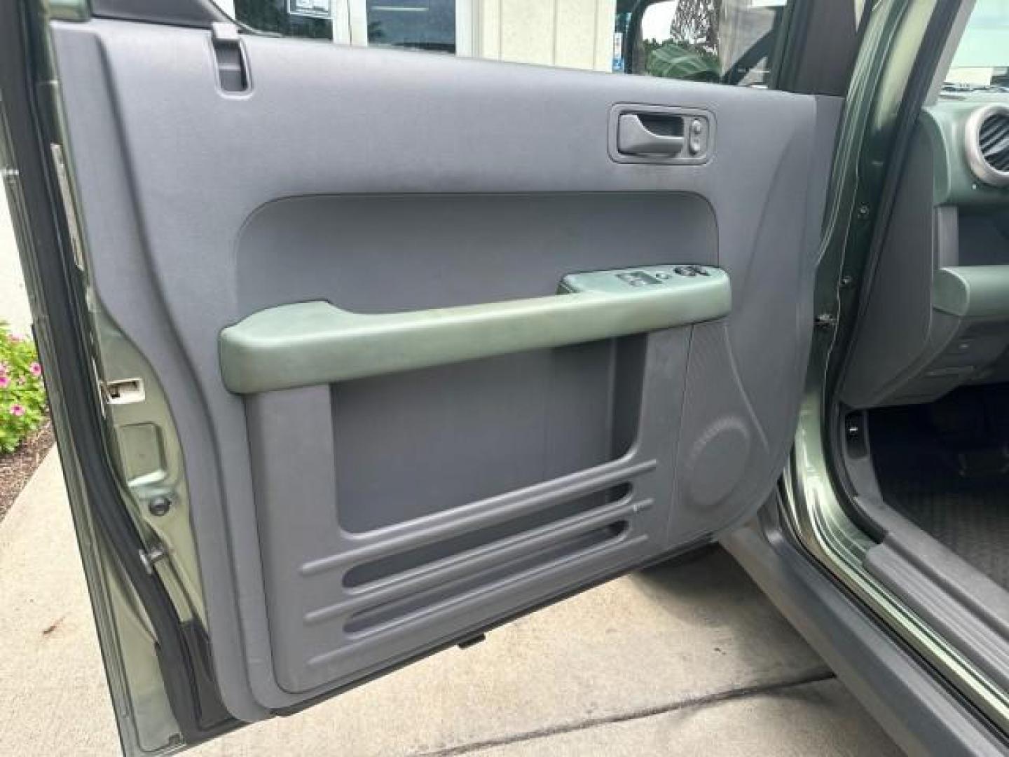 2005 Galapogos Green Metallic /Gray/Green Honda Element LX 1 FL 18 SERVICES (5J6YH18315L) with an 2.4L DOHC MPFI 16-Valve i-VTEC I4 Engine engine, Automatic transmission, located at 4701 North Dixie Hwy, Pompano Beach, FL, 33064, (954) 422-2889, 26.240938, -80.123474 - OUR WEBPAGE FLORIDACARS1.COM HAS OVER 100 PHOTOS AND FREE CARFAX LINK 2005 HONDA ELEMENT LX VIN: 5J6YH18315L000038 5 J 6 Y H 1 8 3 1 5 L 0 0 0 0 3 8 4 DOOR WAGON/SPORT UTILITY 2.4L I4 F DOHC 16V GASOLINE FRONT WHEEL DRIVE THIS IS ONE OF THE NICEST HONDA S WE HAVE EVER LISTED RETIREE 1 OWNER FLORIDA - Photo#8