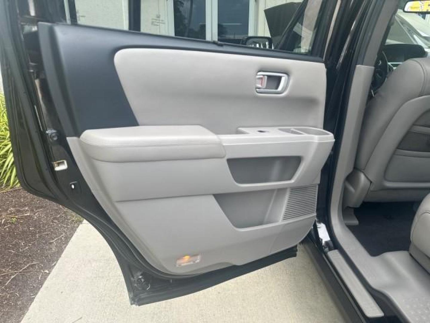 2011 Crystal Black Pearl /Gray Honda Pilot Touring 1 OWNER FL LOW MILES 37,711 (5FNYF3H9XBB) with an 3.5L SOHC MPFI 24-Valve i-VTEC V6 Engine engine, Automatic transmission, located at 4701 North Dixie Hwy, Pompano Beach, FL, 33064, (954) 422-2889, 26.240938, -80.123474 - OUR WEBPAGE FLORIDACARS1.COM HAS OVER 100 PHOTOS AND FREE CARFAX LINK 2011 HONDA PILOT TOURING VIN: 5FNYF3H9XBB047398 5 F N Y F 3 H 9 X B B 0 4 7 3 9 8 4 DOOR WAGON/SPORT UTILITY 3.5L V6 F SOHC 24V GASOLINE FRONT WHEEL DRIVE FLORIDA OWNER 3 ROW SEATS Alloy Wheels Anti-Theft System Automatic Climate - Photo#27