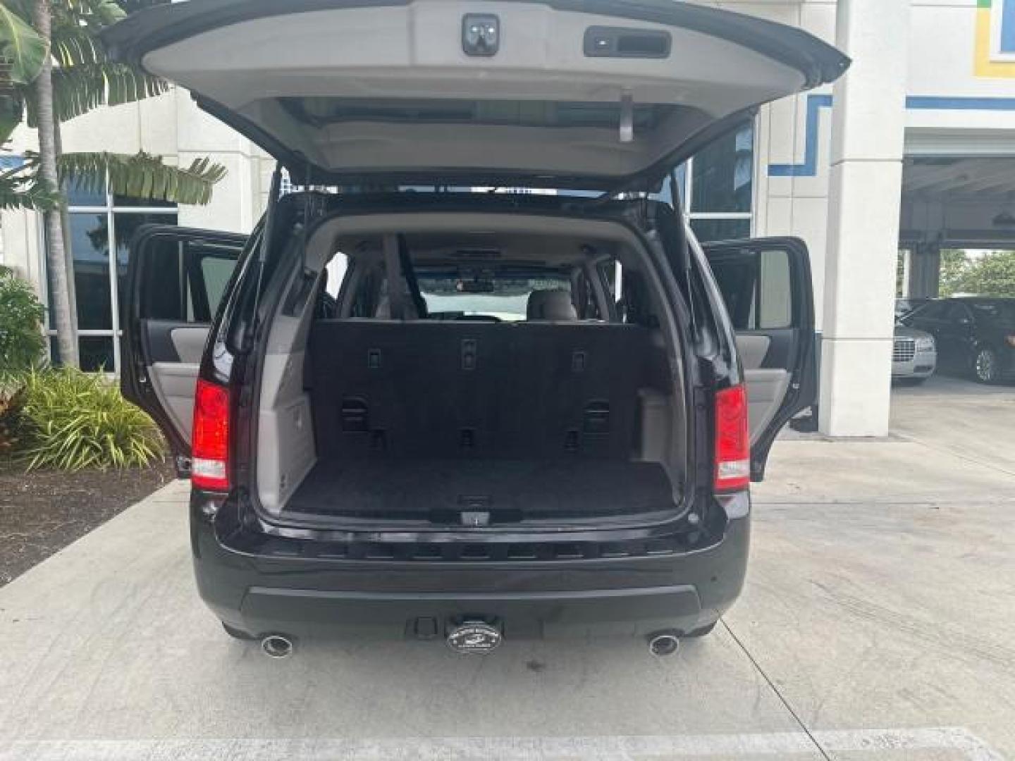 2011 Crystal Black Pearl /Gray Honda Pilot Touring 1 OWNER FL LOW MILES 37,711 (5FNYF3H9XBB) with an 3.5L SOHC MPFI 24-Valve i-VTEC V6 Engine engine, Automatic transmission, located at 4701 North Dixie Hwy, Pompano Beach, FL, 33064, (954) 422-2889, 26.240938, -80.123474 - OUR WEBPAGE FLORIDACARS1.COM HAS OVER 100 PHOTOS AND FREE CARFAX LINK 2011 HONDA PILOT TOURING VIN: 5FNYF3H9XBB047398 5 F N Y F 3 H 9 X B B 0 4 7 3 9 8 4 DOOR WAGON/SPORT UTILITY 3.5L V6 F SOHC 24V GASOLINE FRONT WHEEL DRIVE FLORIDA OWNER 3 ROW SEATS Alloy Wheels Anti-Theft System Automatic Climate - Photo#55