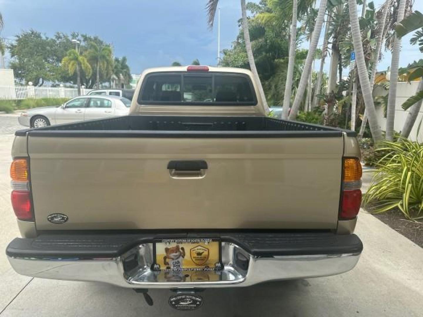 2003 Mystic Gold Metallic /Oak Toyota Tacoma PreRunner FL LOW MILES 46.375 (5TESN92NX3Z) with an 3.4L DOHC EFI 24-Valve V6 Engine engine, Automatic transmission, located at 4701 North Dixie Hwy, Pompano Beach, FL, 33064, (954) 422-2889, 26.240938, -80.123474 - OUR WEBPAGE FLORIDACARS1.COM HAS OVER 100 PHOTOS AND FREE CARFAX LINK 2003 TOYOTA TACOMA PRERUNNER V6 HARD TO FIND THIS ONE IS THE ONE VIN: 5TESN92NX3Z184813 5 T E S N 9 2 N X 3 Z 1 8 4 8 1 3 CLUB CAB PICKUP 3.4L V6 F DOHC 24V GASOLINE REAR WHEEL DRIVE NO RECALLS CARFAX 19 SERVICE RECORDS NO ACCIDEN - Photo#4