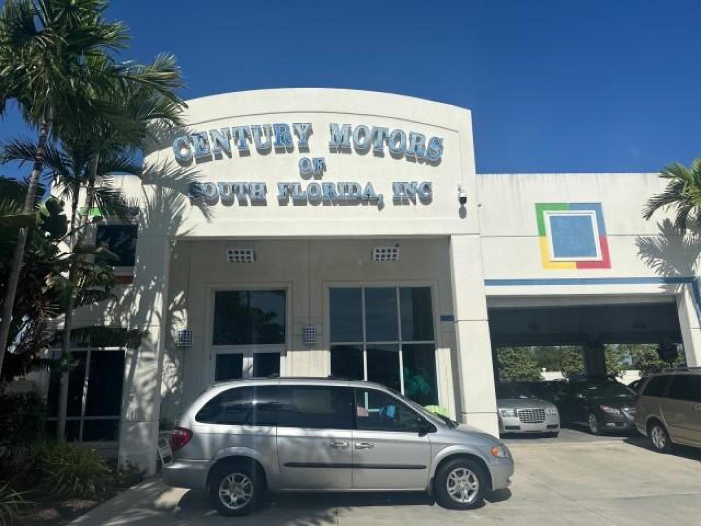 2003 Bright Silver Metallic /Taupe Dodge Caravan EX 1 OWNER FL LOW MILES 58,965 (2D4GP74L93R) with an 3.8L SMPI V6 Engine engine, Automatic transmission, located at 4701 North Dixie Hwy, Pompano Beach, FL, 33064, (954) 422-2889, 26.240938, -80.123474 - OUR WEBPAGE FLORIDACARS1.COM HAS OVER 100 PHOTOS AND FREE CARFAX LINK 2003 DODGE GRAND CARAVAN EX NO RECALLS VIN: 2D4GP74L93R244217 2 D 4 G P 7 4 L 9 3 R 2 4 4 2 1 7 VAN 3.8L V6 F OHV 12V GASOLINE FRONT WHEEL DRIVE NO RECALLS Top Features Alloy Wheels Quad Seats Cloth Seats Rear Air Conditioning Pow - Photo#0