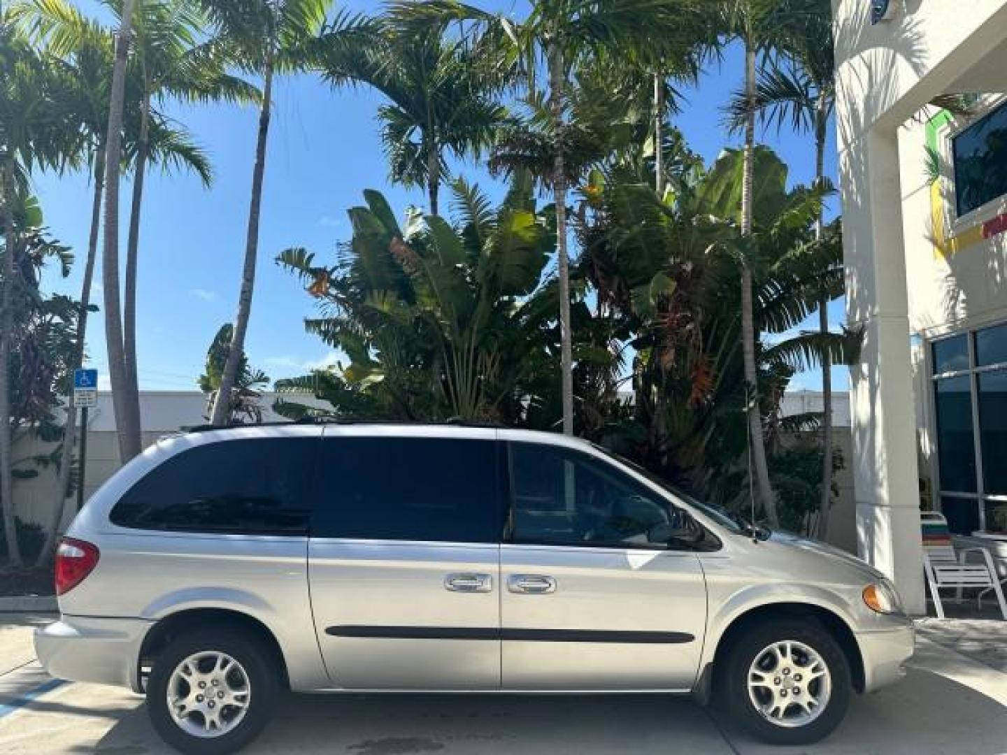 2003 Bright Silver Metallic /Taupe Dodge Caravan EX 1 OWNER FL LOW MILES 58,965 (2D4GP74L93R) with an 3.8L SMPI V6 Engine engine, Automatic transmission, located at 4701 North Dixie Hwy, Pompano Beach, FL, 33064, (954) 422-2889, 26.240938, -80.123474 - OUR WEBPAGE FLORIDACARS1.COM HAS OVER 100 PHOTOS AND FREE CARFAX LINK 2003 DODGE GRAND CARAVAN EX NO RECALLS VIN: 2D4GP74L93R244217 2 D 4 G P 7 4 L 9 3 R 2 4 4 2 1 7 VAN 3.8L V6 F OHV 12V GASOLINE FRONT WHEEL DRIVE NO RECALLS Top Features Alloy Wheels Quad Seats Cloth Seats Rear Air Conditioning Pow - Photo#47