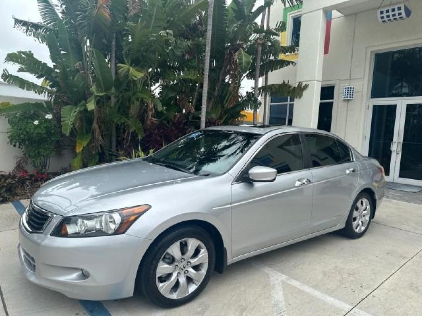 2008 Alabaster Silver Metallic /Gray Honda Accord Sdn EX LOW MILES 53,202 (1HGCP36728A) with an 3.5L SOHC MPFI 24-Valve i-VTEC V6 Engine engine, Automatic transmission, located at 4701 North Dixie Hwy, Pompano Beach, FL, 33064, (954) 422-2889, 26.240938, -80.123474 - OUR WEBPAGE FLORIDACARS1.COM HAS OVER 100 PHOTOS AND FREE CARFAX LINK 2008 HONDA ACCORD EX V6 NO RECALLS VIN: 1HGCP36728A022281 1 H G C P 3 6 7 2 8 A 0 2 2 2 8 1 SEDAN 4 DR 3.5L V6 F SOHC 24V GASOLINE FRONT WHEEL DRIVE Top Features Alloy Wheels Cloth Seats Sunroof(s) Basic Features ABS Brakes Auxili - Photo#1