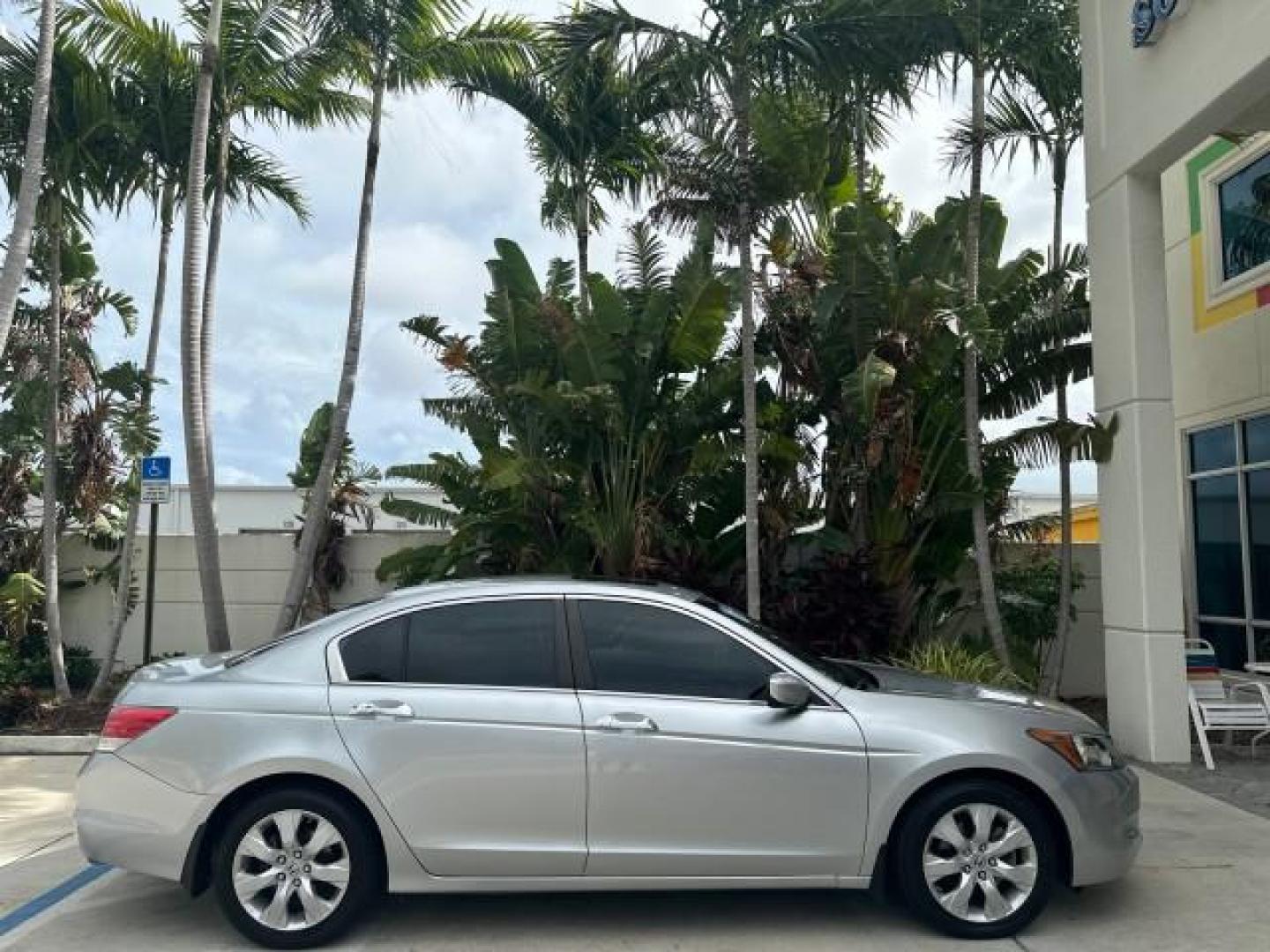 2008 Alabaster Silver Metallic /Gray Honda Accord Sdn EX LOW MILES 53,202 (1HGCP36728A) with an 3.5L SOHC MPFI 24-Valve i-VTEC V6 Engine engine, Automatic transmission, located at 4701 North Dixie Hwy, Pompano Beach, FL, 33064, (954) 422-2889, 26.240938, -80.123474 - OUR WEBPAGE FLORIDACARS1.COM HAS OVER 100 PHOTOS AND FREE CARFAX LINK 2008 HONDA ACCORD EX V6 NO RECALLS VIN: 1HGCP36728A022281 1 H G C P 3 6 7 2 8 A 0 2 2 2 8 1 SEDAN 4 DR 3.5L V6 F SOHC 24V GASOLINE FRONT WHEEL DRIVE Top Features Alloy Wheels Cloth Seats Sunroof(s) Basic Features ABS Brakes Auxili - Photo#49