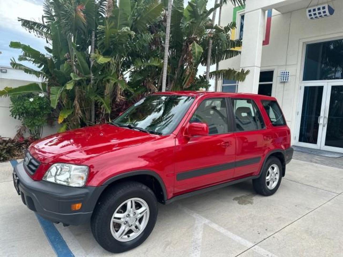 1998 San Marino Red /Gray Honda CR-V EX 4WD 1 OWNER FL LOW MILES 63,744 (JHLRD186XWC) with an 2.0L DOHC Aluminum Alloy 16-Valve I4 Engine 1998 engine, Automatic transmission, located at 4701 North Dixie Hwy, Pompano Beach, FL, 33064, (954) 422-2889, 26.240938, -80.123474 - OUR WEBPAGE FLORIDACARS1.COM HAS OVER 100 PHOTOS AND FREE CARFAX LINK 1998 HONDA CR-V EX VIN: JHLRD186XWC055088 J H L R D 1 8 6 X W C 0 5 5 0 8 8 4 DOOR WAGON/SPORT UTILITY 2.0L I4 F SOHC 16V GASOLINE ALL WHEEL DRIVE 54,819 Leadfoot Linda's, Inc. Avon, Colorado Avon, CO Avon, Colorado 970-476-1810 l - Photo#1