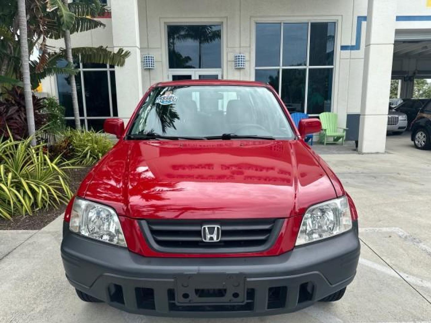 1998 San Marino Red /Gray Honda CR-V EX 4WD 1 OWNER FL LOW MILES 63,744 (JHLRD186XWC) with an 2.0L DOHC Aluminum Alloy 16-Valve I4 Engine 1998 engine, Automatic transmission, located at 4701 North Dixie Hwy, Pompano Beach, FL, 33064, (954) 422-2889, 26.240938, -80.123474 - OUR WEBPAGE FLORIDACARS1.COM HAS OVER 100 PHOTOS AND FREE CARFAX LINK 1998 HONDA CR-V EX VIN: JHLRD186XWC055088 J H L R D 1 8 6 X W C 0 5 5 0 8 8 4 DOOR WAGON/SPORT UTILITY 2.0L I4 F SOHC 16V GASOLINE ALL WHEEL DRIVE 54,819 Leadfoot Linda's, Inc. Avon, Colorado Avon, CO Avon, Colorado 970-476-1810 l - Photo#3