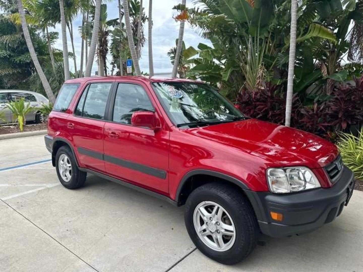 1998 San Marino Red /Gray Honda CR-V EX 4WD 1 OWNER FL LOW MILES 63,744 (JHLRD186XWC) with an 2.0L DOHC Aluminum Alloy 16-Valve I4 Engine 1998 engine, Automatic transmission, located at 4701 North Dixie Hwy, Pompano Beach, FL, 33064, (954) 422-2889, 26.240938, -80.123474 - OUR WEBPAGE FLORIDACARS1.COM HAS OVER 100 PHOTOS AND FREE CARFAX LINK 1998 HONDA CR-V EX VIN: JHLRD186XWC055088 J H L R D 1 8 6 X W C 0 5 5 0 8 8 4 DOOR WAGON/SPORT UTILITY 2.0L I4 F SOHC 16V GASOLINE ALL WHEEL DRIVE 54,819 Leadfoot Linda's, Inc. Avon, Colorado Avon, CO Avon, Colorado 970-476-1810 l - Photo#50