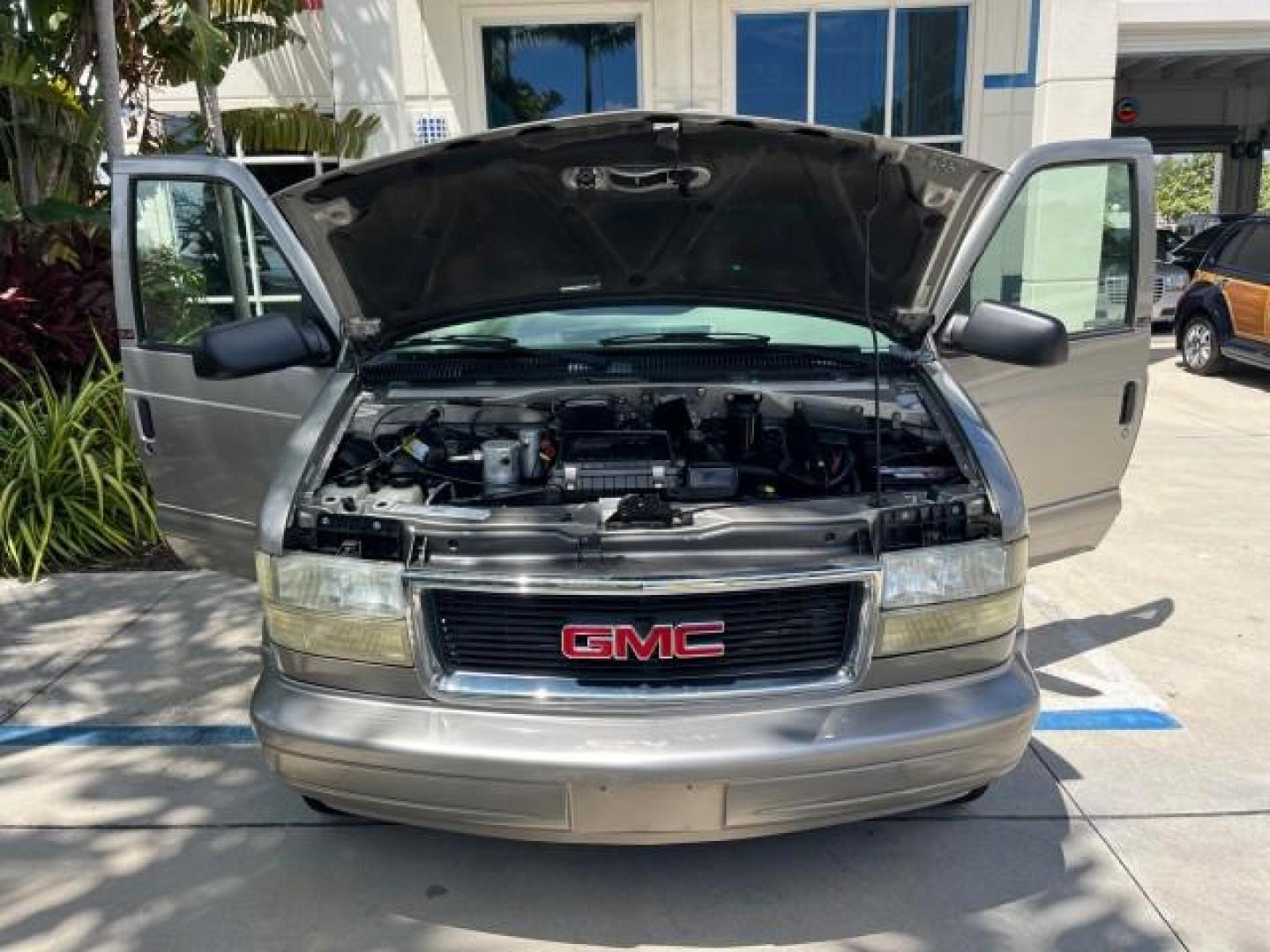 2002 Storm Gray Metallic /Pewter GMC Safari Passenger 7 PASS LOW MILES 58,918 (1GKDM19XX2B) with an 4.3L Vortec 4300 SFI V6 Engine engine, Automatic transmission, located at 4701 North Dixie Hwy, Pompano Beach, FL, 33064, (954) 422-2889, 26.240938, -80.123474 - OUR WEBPAGE FLORIDACARS1.COM HAS OVER 100 PHOTOS AND FREE CARFAX LINK 2002 GMC SAFARI SLE ROAD READY 4.3L V6 VIN: 1GKDM19XX2B506507 NO RECALLS VAN 1 OWNER SLE 4.3L V6 F OHV 12V LOW MILES 58,918 GASOLINE 7 PASSANGER REAR WHEEL DRIVE 15 SERVICE RECORDS Anti-Theft System Approach Lights Black Roof Rack - Photo#15