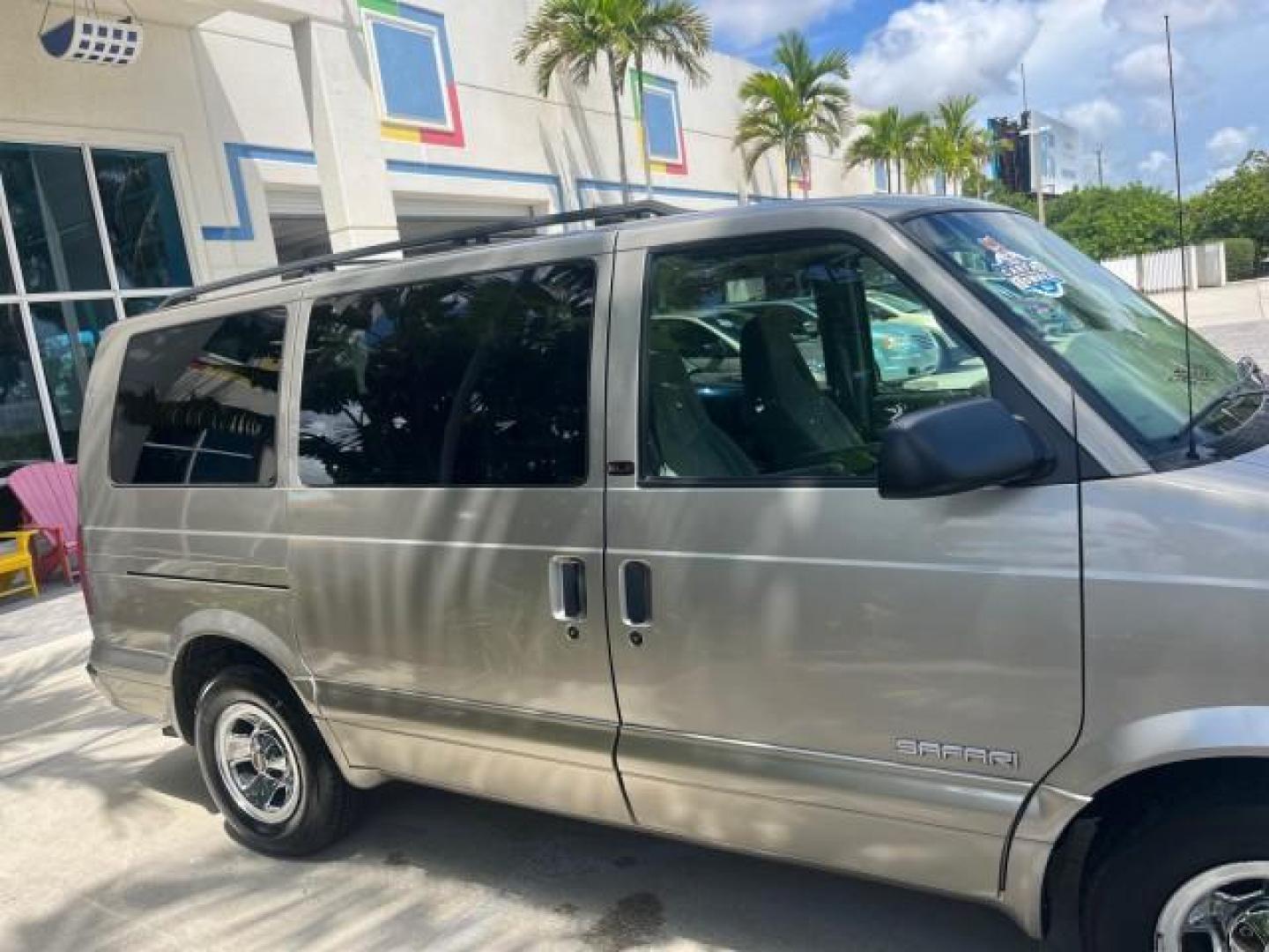 2002 Storm Gray Metallic /Pewter GMC Safari Passenger 7 PASS LOW MILES 58,918 (1GKDM19XX2B) with an 4.3L Vortec 4300 SFI V6 Engine engine, Automatic transmission, located at 4701 North Dixie Hwy, Pompano Beach, FL, 33064, (954) 422-2889, 26.240938, -80.123474 - OUR WEBPAGE FLORIDACARS1.COM HAS OVER 100 PHOTOS AND FREE CARFAX LINK 2002 GMC SAFARI SLE ROAD READY 4.3L V6 VIN: 1GKDM19XX2B506507 NO RECALLS VAN 1 OWNER SLE 4.3L V6 F OHV 12V LOW MILES 58,918 GASOLINE 7 PASSANGER REAR WHEEL DRIVE 15 SERVICE RECORDS Anti-Theft System Approach Lights Black Roof Rack - Photo#84