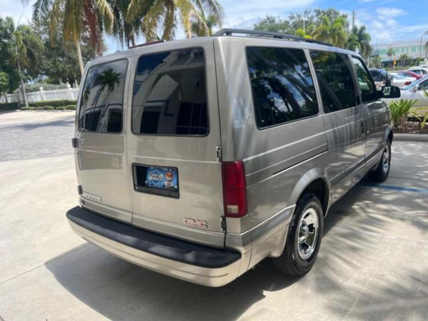 2002 Storm Gray Metallic /Pewter GMC Safari Passenger 7 PASS LOW MILES 58,918 (1GKDM19XX2B) with an 4.3L Vortec 4300 SFI V6 Engine engine, Automatic transmission, located at 4701 North Dixie Hwy, Pompano Beach, FL, 33064, (954) 422-2889, 26.240938, -80.123474 - OUR WEBPAGE FLORIDACARS1.COM HAS OVER 100 PHOTOS AND FREE CARFAX LINK 2002 GMC SAFARI SLE ROAD READY 4.3L V6 VIN: 1GKDM19XX2B506507 NO RECALLS VAN 1 OWNER SLE 4.3L V6 F OHV 12V LOW MILES 58,918 GASOLINE 7 PASSANGER REAR WHEEL DRIVE 15 SERVICE RECORDS Anti-Theft System Approach Lights Black Roof Rack - Photo#94