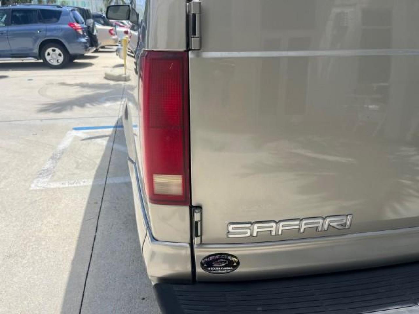 2002 Storm Gray Metallic /Pewter GMC Safari Passenger 7 PASS LOW MILES 58,918 (1GKDM19XX2B) with an 4.3L Vortec 4300 SFI V6 Engine engine, Automatic transmission, located at 4701 North Dixie Hwy, Pompano Beach, FL, 33064, (954) 422-2889, 26.240938, -80.123474 - OUR WEBPAGE FLORIDACARS1.COM HAS OVER 100 PHOTOS AND FREE CARFAX LINK 2002 GMC SAFARI SLE ROAD READY 4.3L V6 VIN: 1GKDM19XX2B506507 NO RECALLS VAN 1 OWNER SLE 4.3L V6 F OHV 12V LOW MILES 58,918 GASOLINE 7 PASSANGER REAR WHEEL DRIVE 15 SERVICE RECORDS Anti-Theft System Approach Lights Black Roof Rack - Photo#96