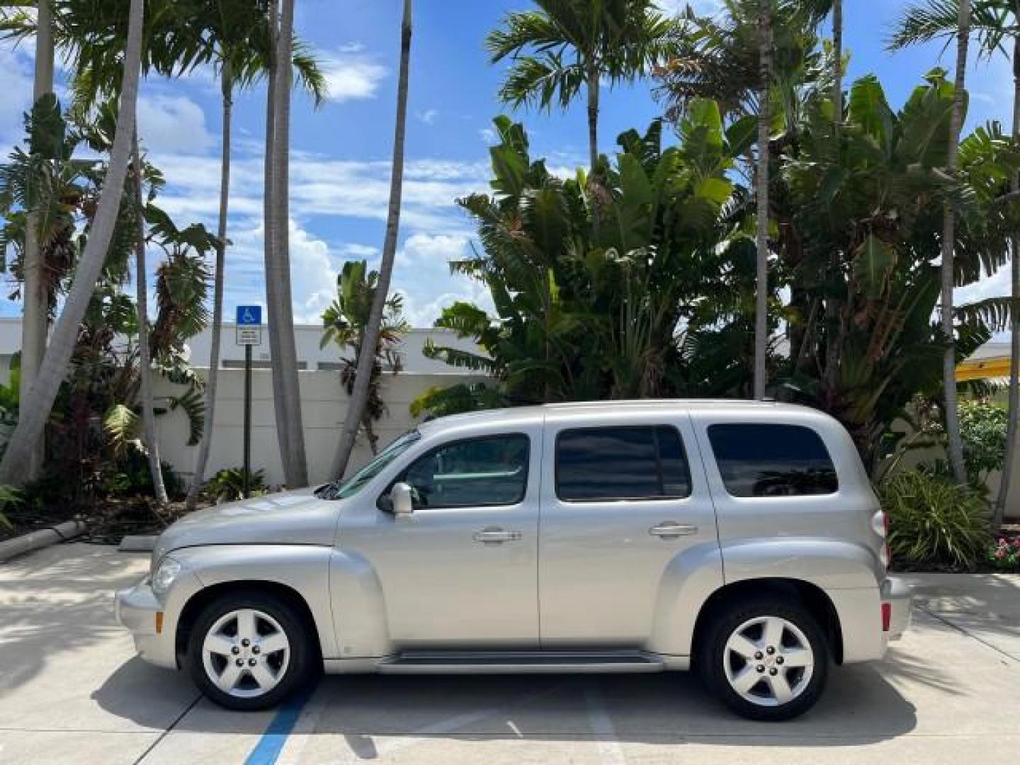 2008 Silverstone Metallic /Gray Chevrolet HHR 1 FL LT LOW MIES 70,435 (3GNCA23D88S) with an Ecotec 2.2L DOHC 16-Valve 4-Cyl SFI Engine engine, Automatic transmission, located at 4701 North Dixie Hwy, Pompano Beach, FL, 33064, (954) 422-2889, 26.240938, -80.123474 - OUR WEBPAGE FLORIDACARS1.COM HAS OVER 100 PHOTOS AND FREE CARFAX LINK 2008 CHEVROLET HHR LT ROAD READY 2.2L I4 VIN: 3GNCA23D88S680438 NO RECALLS 30 MPG 4 DOOR WAGON/SPORT UTILITY 1 OWNER FLORIDA 2.2L I4 F DOHC LOW MILES 70,435 GASOLINE POWER SEATS/MIRRORS FRONT WHEEL DRIVE 6 SERVICE RECORDS Adjustab - Photo#4