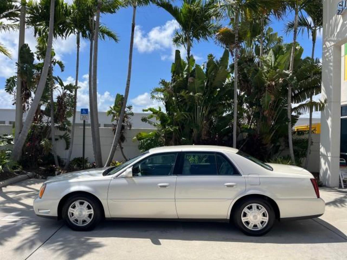 2003 White Diamond /Oatmeal Cadillac DeVille LOW MILES 48,021 (1G6KD54Y63U) with an 4.6L DOHC V8 Northstar Engine engine, Automatic transmission, located at 4701 North Dixie Hwy, Pompano Beach, FL, 33064, (954) 422-2889, 26.240938, -80.123474 - OUR WEBPAGE FLORIDACARS1.COM HAS OVER 100 PHOTOS AND FREE CARFAX LINK 2003 CADILLAC DEVILLE ROAD READY 4.6L V8 VIN: 1G6KD54Y63U260929 NO ACCIDENTS SEDAN 4 DR NO RECALLS DUAL AC 4.6L V8 F DOHC 32V 1 OWNER LEATHER GASOLINE LOW MILES 48,021 FRONT WHEEL DRIVE NEW $ 47,185 11 SERVICE RECORDS Air Suspensi - Photo#4