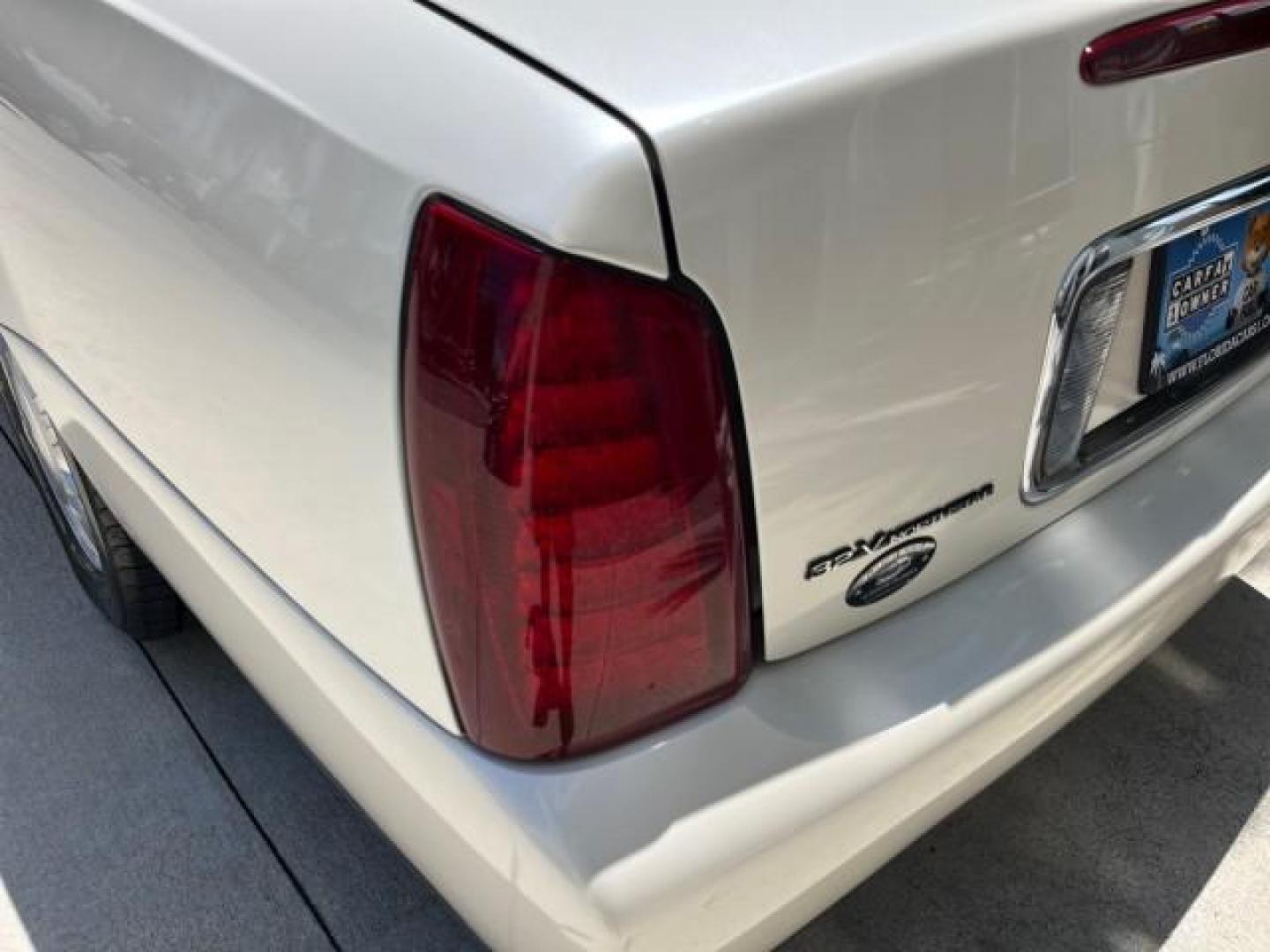 2003 White Diamond /Oatmeal Cadillac DeVille LOW MILES 48,021 (1G6KD54Y63U) with an 4.6L DOHC V8 Northstar Engine engine, Automatic transmission, located at 4701 North Dixie Hwy, Pompano Beach, FL, 33064, (954) 422-2889, 26.240938, -80.123474 - OUR WEBPAGE FLORIDACARS1.COM HAS OVER 100 PHOTOS AND FREE CARFAX LINK 2003 CADILLAC DEVILLE ROAD READY 4.6L V8 VIN: 1G6KD54Y63U260929 NO ACCIDENTS SEDAN 4 DR NO RECALLS DUAL AC 4.6L V8 F DOHC 32V 1 OWNER LEATHER GASOLINE LOW MILES 48,021 FRONT WHEEL DRIVE NEW $ 47,185 11 SERVICE RECORDS Air Suspensi - Photo#90