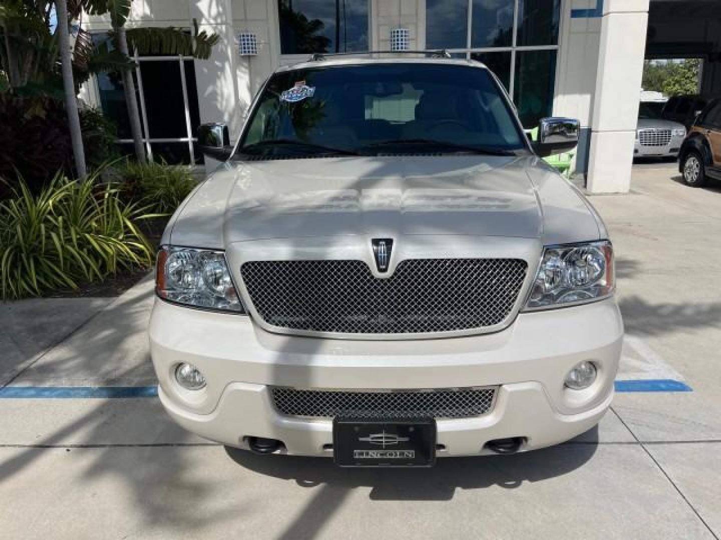 2004 Light French Silk Metallic /Light Parchment Lincoln Navigator `1 OWNER Ultimate LOW MILES 34,094 (5LMFU27R34L) with an 5.4L DOHC 32-Valve V8 Intech Engine engine, Automatic transmission, located at 4701 North Dixie Hwy, Pompano Beach, FL, 33064, (954) 422-2889, 26.240938, -80.123474 - OUR WEBPAGE FLORIDACARS1.COM HAS OVER 100 PHOTOS AND FREE CARFAX LINK 2004 LINCOLN NAVIGATOR LUXURY NEW $52,125 ROAD READY VIN: 5LMFU27R34LJ40460 NO ACCIDENTS NO RECALLS 4 DOOR WAGON/SPORT UTILITY 1 OWNER LOW MILES 34,094 5.4L V8 F DOHC 3 ROW LEATHER SEATS DVD GASOLINE PARK SENSORS SUNROOF REAR WHEE - Photo#95