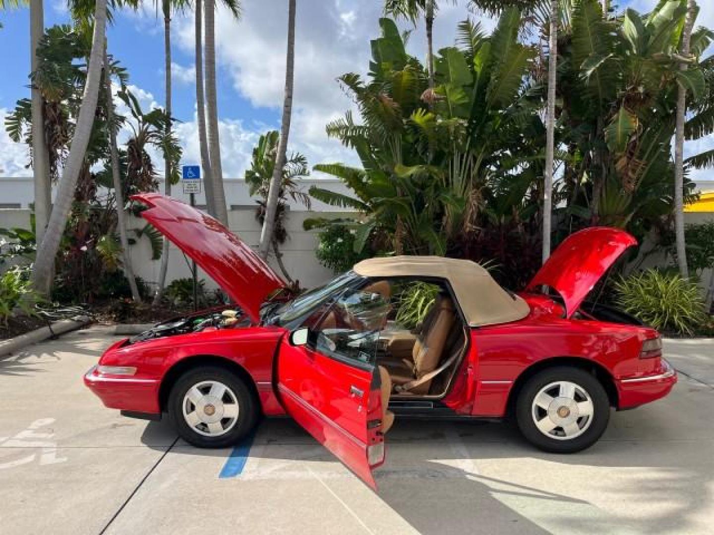 1990 RED /TAN Buick Reatta CONV 1 FL LOW MILES 58,135 (1G4EC33C9LB) with an 3.8L 3800 SFI V6 Engine engine, Automatic transmission, located at 4701 North Dixie Hwy, Pompano Beach, FL, 33064, (954) 422-2889, 26.240938, -80.123474 - OUR WEBPAGE FLORIDACARS1.COM HAS OVER 100 PHOTOS AND FREE CARFAX LINK 1990 BUICK REATTA ROAD READY 3.8L V6 VIN: 1G4EC33C9LB908410 CONVERTIBLE TOP CONVERTIBLE 1 OWNER FLORIDA 3.8L V6 F 12V THE BEST LOW MILES 58,135 GASOLINE POWER LEATHER SEATS FRONT WHEEL DRIVE NO RECALLS THIS IS ONE OF THE NICEST BU - Photo#8