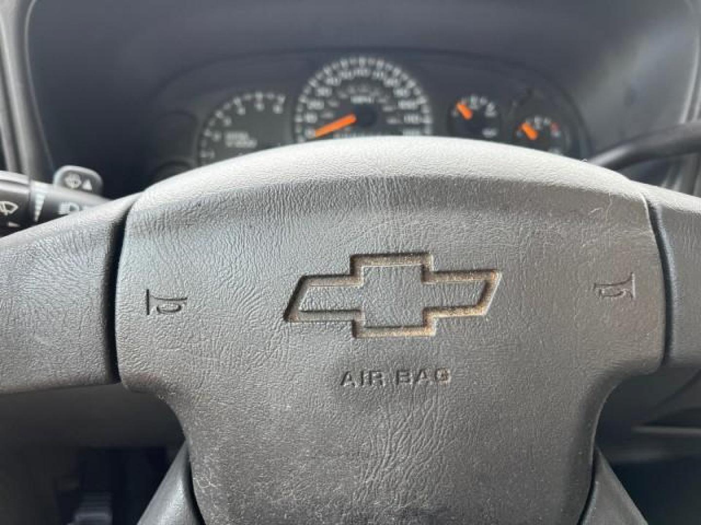 2007 Graystone Metallic /Medium Gray Chevrolet Silverado 1500 Classic Work Truck LOW MILES 88,529 (1GCEC14X67Z) with an 4.3L Vortec 1000 V6 MFI Engine engine, Automatic transmission, located at 4701 North Dixie Hwy, Pompano Beach, FL, 33064, (954) 422-2889, 26.240938, -80.123474 - OUR WEBPAGE FLORIDACARS1.COM HAS OVER 100 PHOTOS AND FREE CARFAX LINK 2007 CHEVROLET SILVERADO 1500 CLASSIC WORK TRUCK WORK READY 4.3L V6 VIN: 1GCEC14X67Z197997 NO ACCIDENTS PICKUP NO RECALLS 4.3L V6 F 1 OWNER GASOLINE LOW MILES 88,529 REAR WHEEL DRIVE 6.6 FT BED Anti-Theft System Electronic Braking - Photo#34