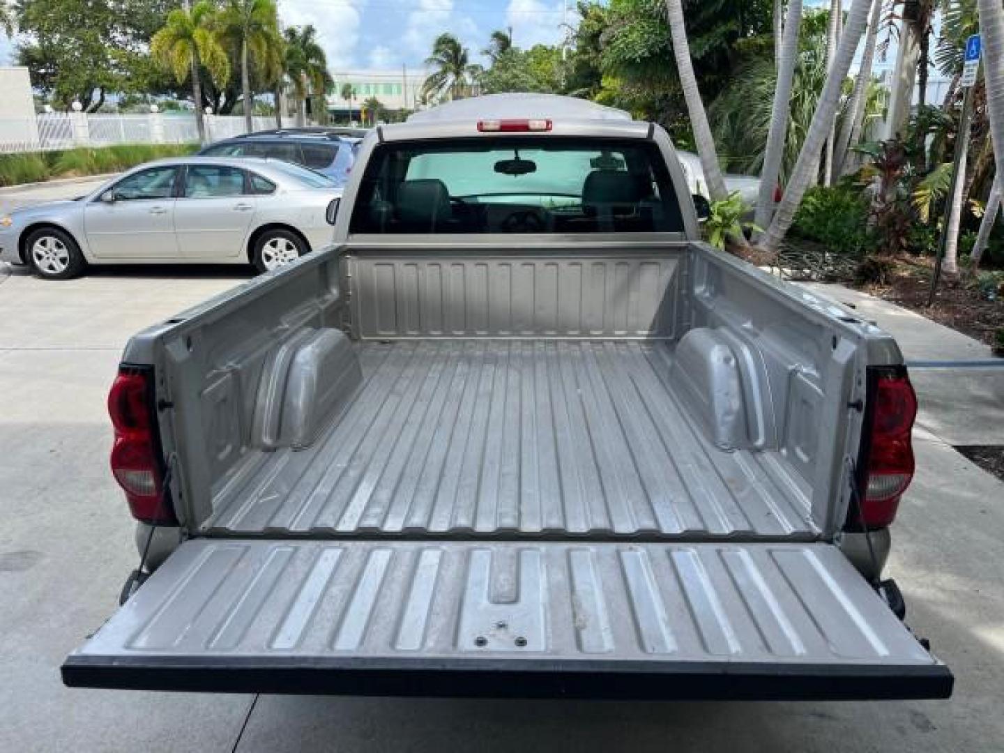 2007 Graystone Metallic /Medium Gray Chevrolet Silverado 1500 Classic Work Truck LOW MILES 88,529 (1GCEC14X67Z) with an 4.3L Vortec 1000 V6 MFI Engine engine, Automatic transmission, located at 4701 North Dixie Hwy, Pompano Beach, FL, 33064, (954) 422-2889, 26.240938, -80.123474 - OUR WEBPAGE FLORIDACARS1.COM HAS OVER 100 PHOTOS AND FREE CARFAX LINK 2007 CHEVROLET SILVERADO 1500 CLASSIC WORK TRUCK WORK READY 4.3L V6 VIN: 1GCEC14X67Z197997 NO ACCIDENTS PICKUP NO RECALLS 4.3L V6 F 1 OWNER GASOLINE LOW MILES 88,529 REAR WHEEL DRIVE 6.6 FT BED Anti-Theft System Electronic Braking - Photo#53