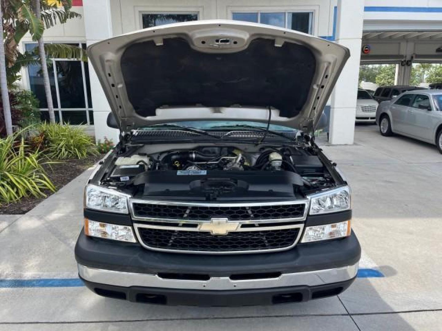 2007 Graystone Metallic /Medium Gray Chevrolet Silverado 1500 Classic Work Truck LOW MILES 88,529 (1GCEC14X67Z) with an 4.3L Vortec 1000 V6 MFI Engine engine, Automatic transmission, located at 4701 North Dixie Hwy, Pompano Beach, FL, 33064, (954) 422-2889, 26.240938, -80.123474 - OUR WEBPAGE FLORIDACARS1.COM HAS OVER 100 PHOTOS AND FREE CARFAX LINK 2007 CHEVROLET SILVERADO 1500 CLASSIC WORK TRUCK WORK READY 4.3L V6 VIN: 1GCEC14X67Z197997 NO ACCIDENTS PICKUP NO RECALLS 4.3L V6 F 1 OWNER GASOLINE LOW MILES 88,529 REAR WHEEL DRIVE 6.6 FT BED Anti-Theft System Electronic Braking - Photo#54