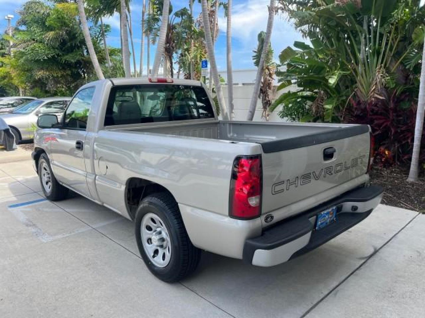 2007 Graystone Metallic /Medium Gray Chevrolet Silverado 1500 Classic Work Truck LOW MILES 88,529 (1GCEC14X67Z) with an 4.3L Vortec 1000 V6 MFI Engine engine, Automatic transmission, located at 4701 North Dixie Hwy, Pompano Beach, FL, 33064, (954) 422-2889, 26.240938, -80.123474 - OUR WEBPAGE FLORIDACARS1.COM HAS OVER 100 PHOTOS AND FREE CARFAX LINK 2007 CHEVROLET SILVERADO 1500 CLASSIC WORK TRUCK WORK READY 4.3L V6 VIN: 1GCEC14X67Z197997 NO ACCIDENTS PICKUP NO RECALLS 4.3L V6 F 1 OWNER GASOLINE LOW MILES 88,529 REAR WHEEL DRIVE 6.6 FT BED Anti-Theft System Electronic Braking - Photo#76