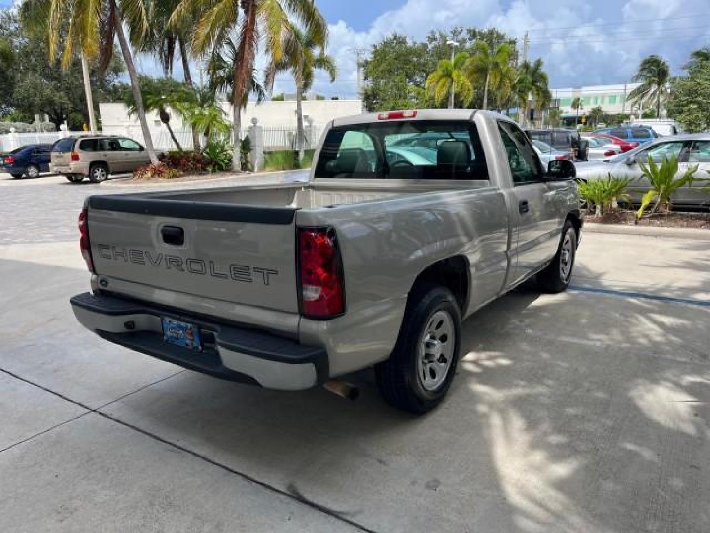 2007 Graystone Metallic /Medium Gray Chevrolet Silverado 1500 Classic Work Truck LOW MILES 88,529 (1GCEC14X67Z) with an 4.3L Vortec 1000 V6 MFI Engine engine, Automatic transmission, located at 4701 North Dixie Hwy, Pompano Beach, FL, 33064, (954) 422-2889, 26.240938, -80.123474 - OUR WEBPAGE FLORIDACARS1.COM HAS OVER 100 PHOTOS AND FREE CARFAX LINK 2007 CHEVROLET SILVERADO 1500 CLASSIC WORK TRUCK WORK READY 4.3L V6 VIN: 1GCEC14X67Z197997 NO ACCIDENTS PICKUP NO RECALLS 4.3L V6 F 1 OWNER GASOLINE LOW MILES 88,529 REAR WHEEL DRIVE 6.6 FT BED Anti-Theft System Electronic Braking - Photo#7